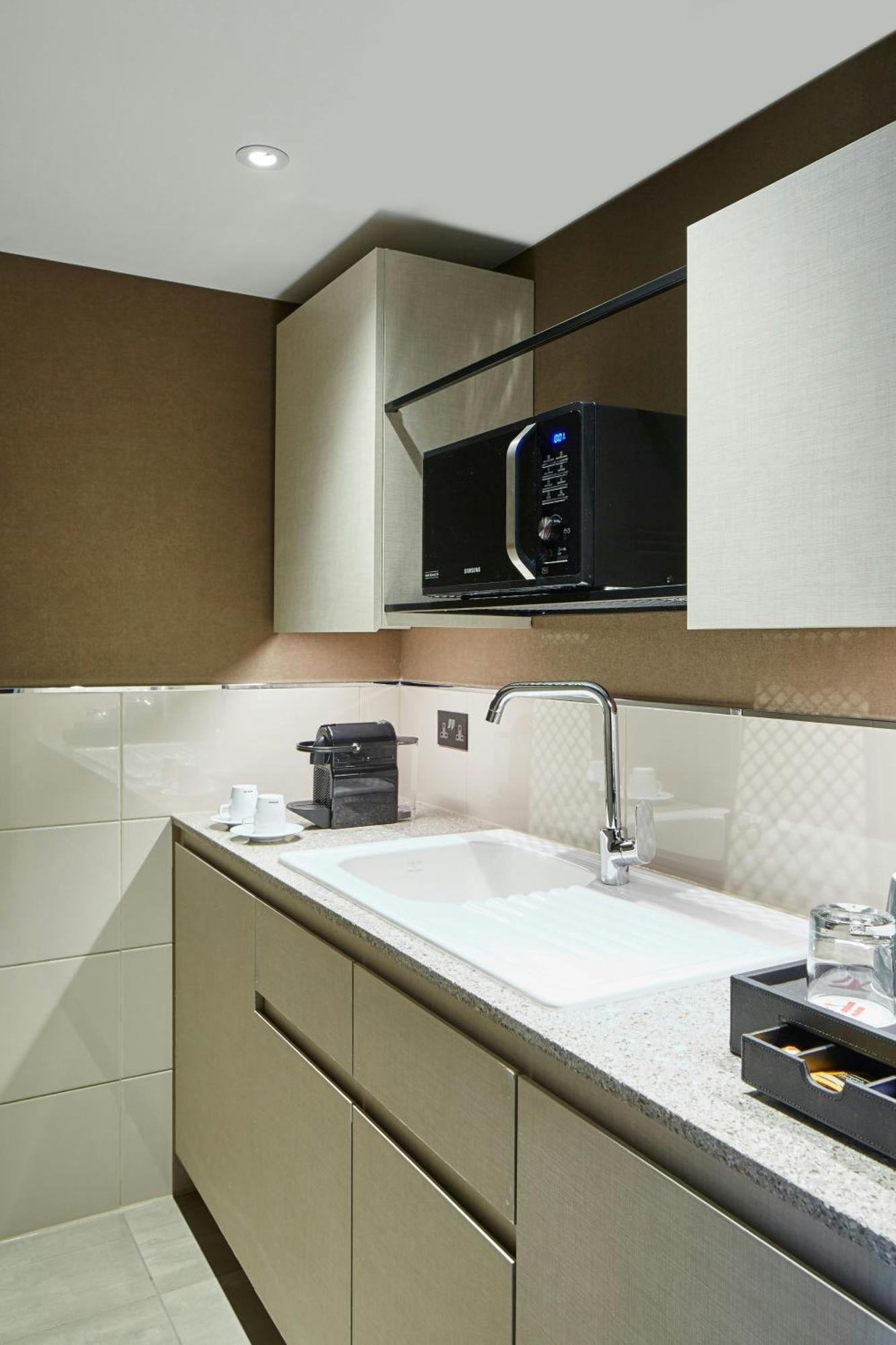 1-Bedroom Suite Terrace M Club lounge access Corner room