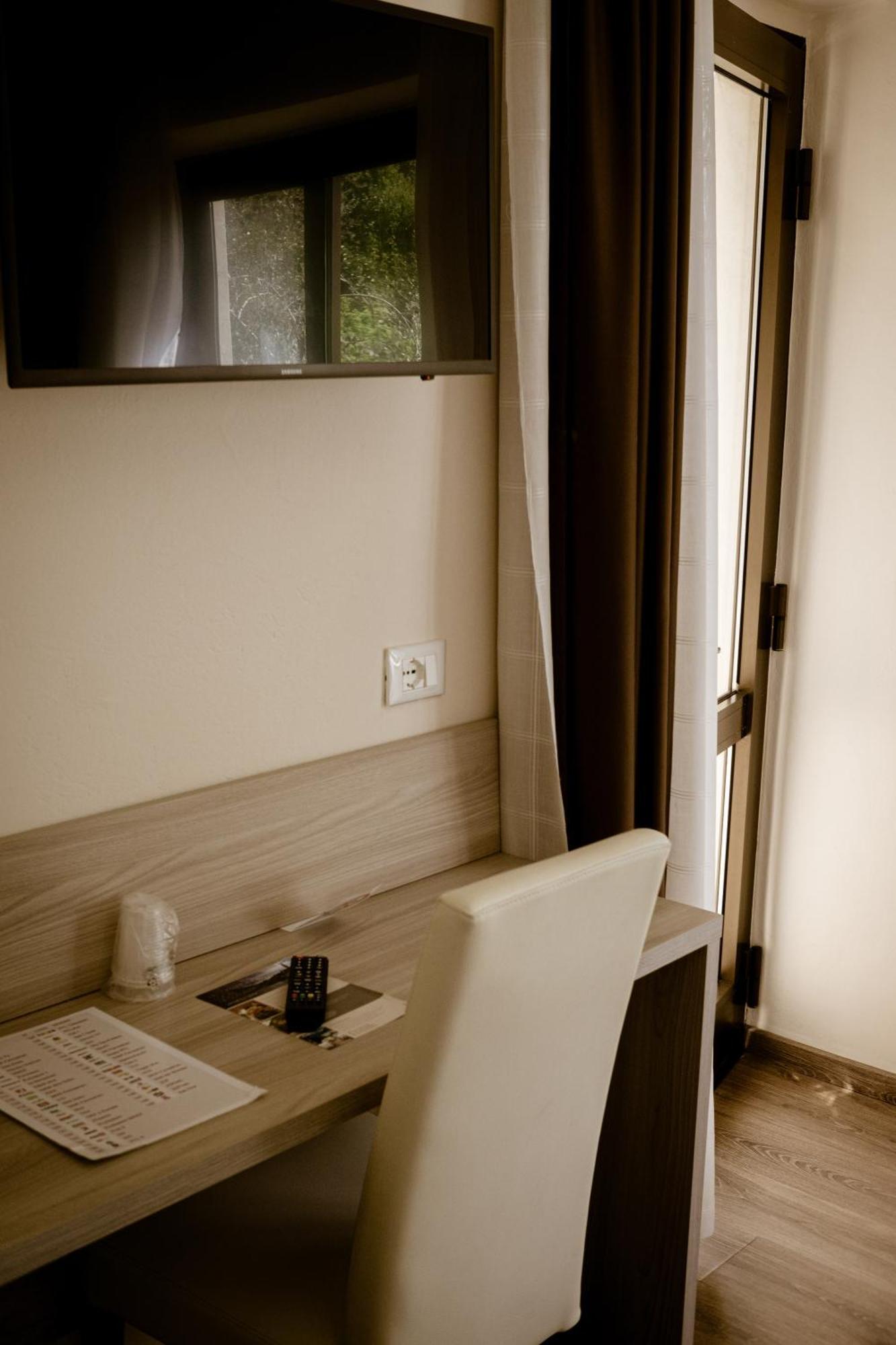 Camera Tripla con Balcone e Vista Lago - Dependance