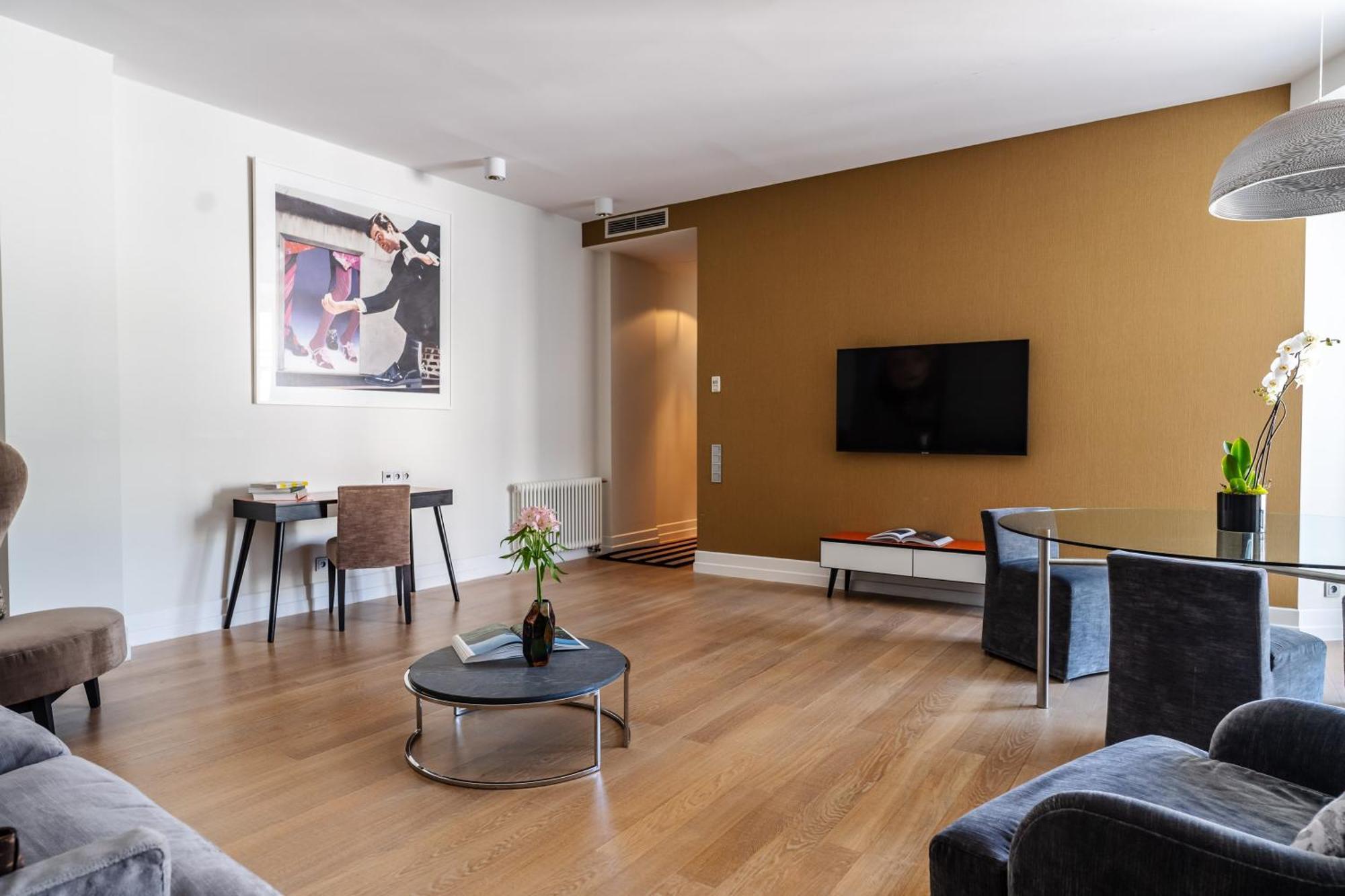 Luxury Suite