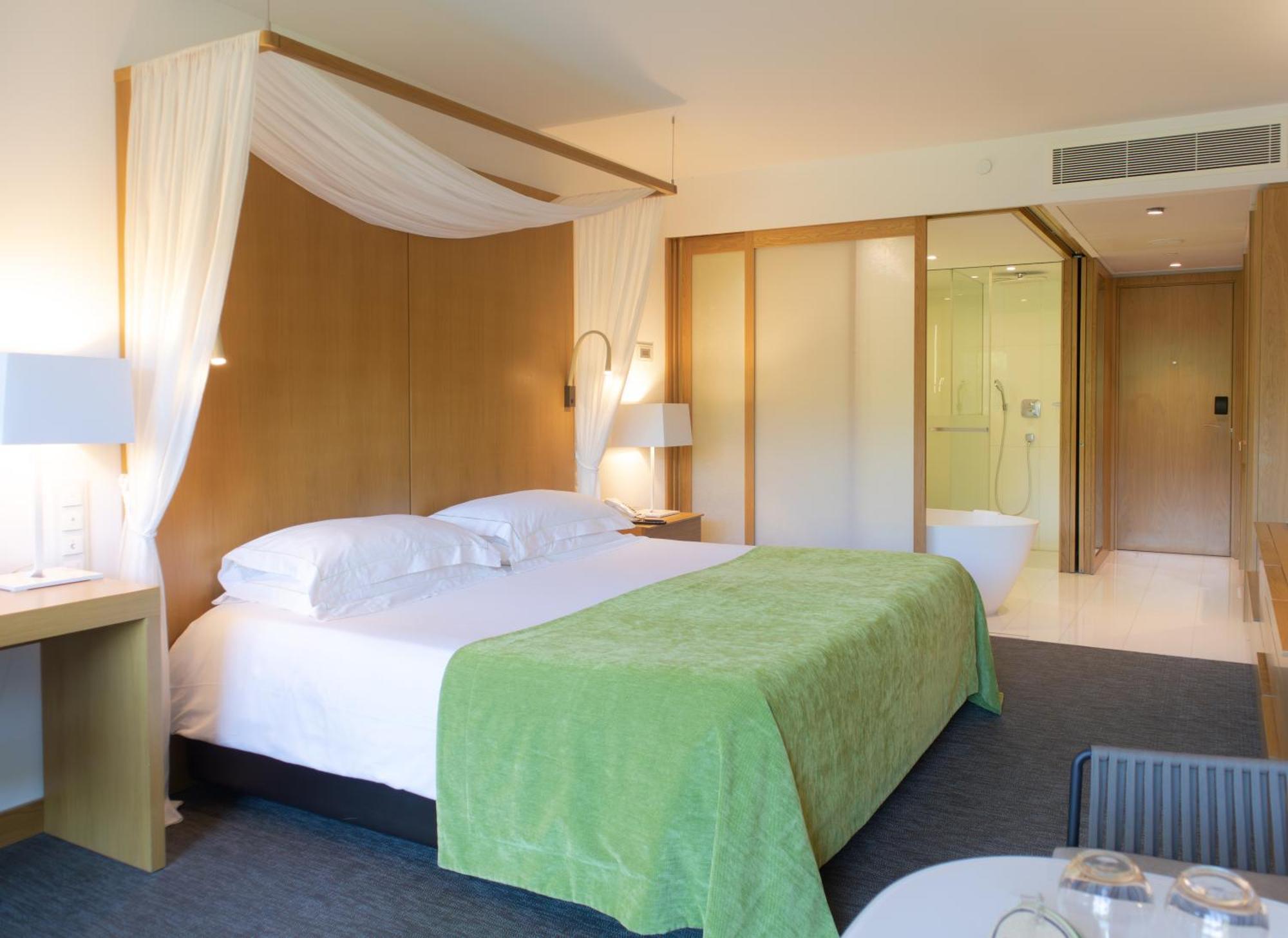 Deluxe Room Resort View Reveillon