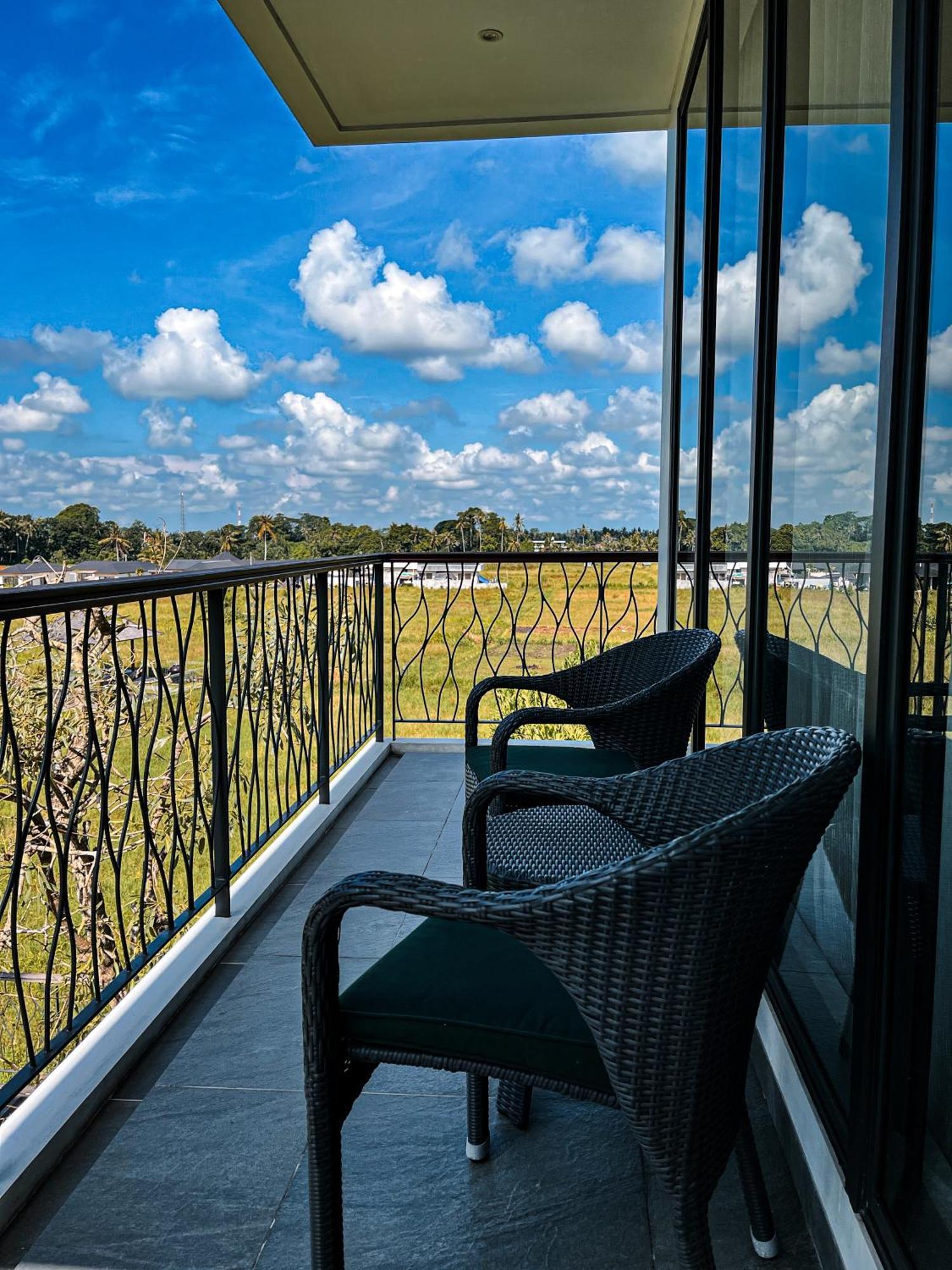 One Bedroom Rice Field Pool View