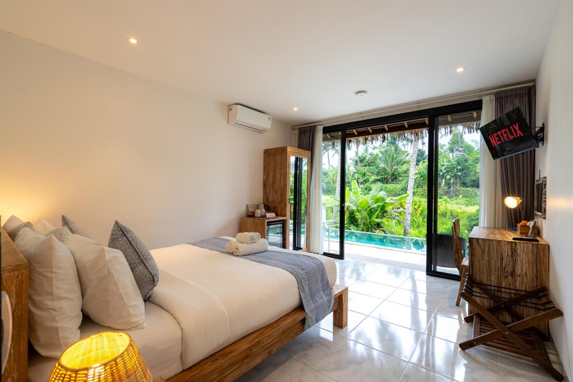 Queen Room Pool View