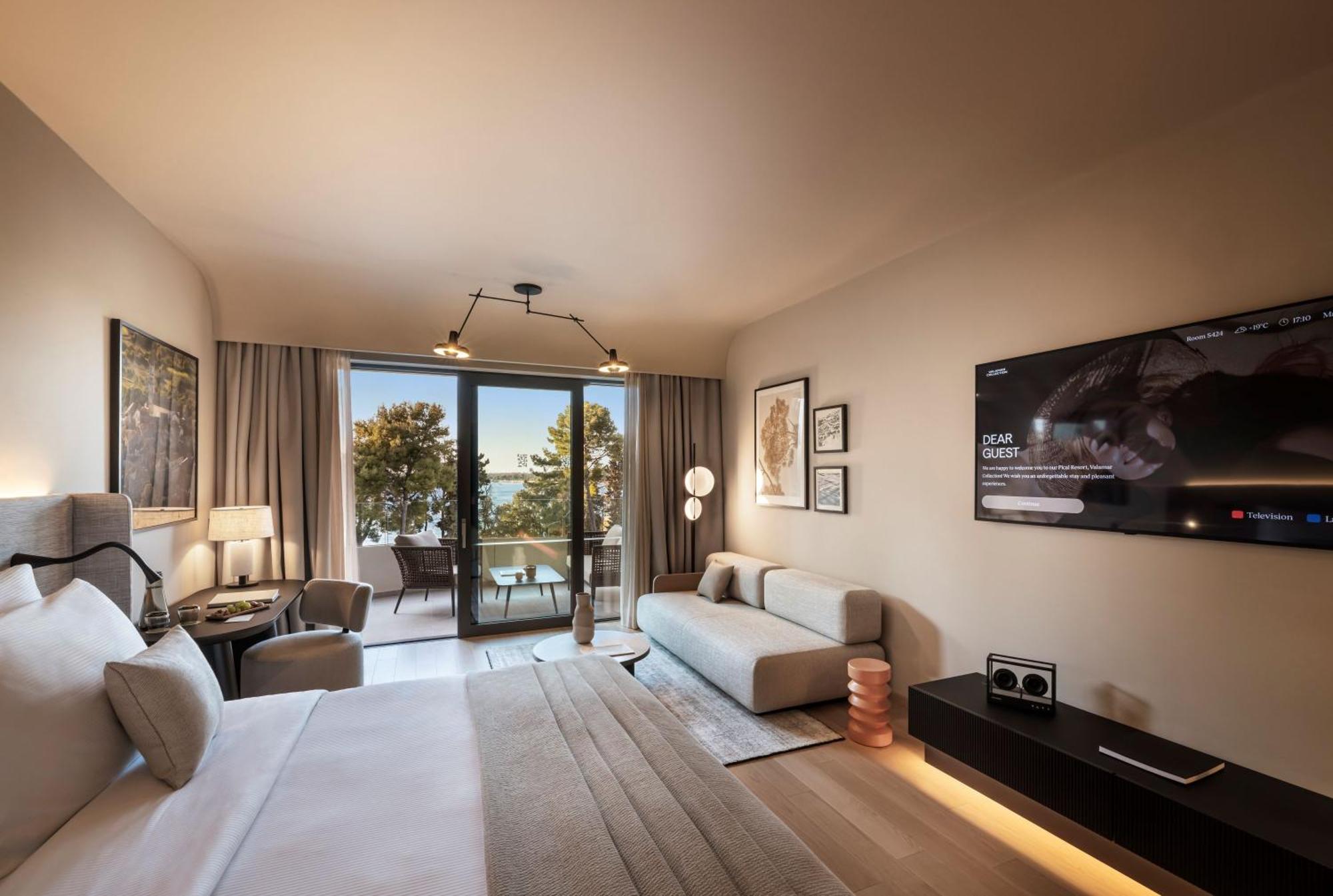 V Level Suite 21 Seaview Pical Suites