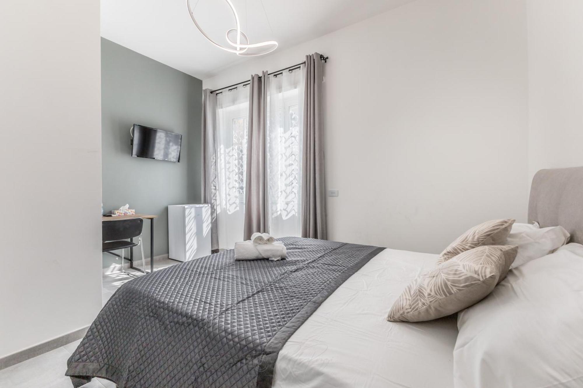 Standard Queen Room