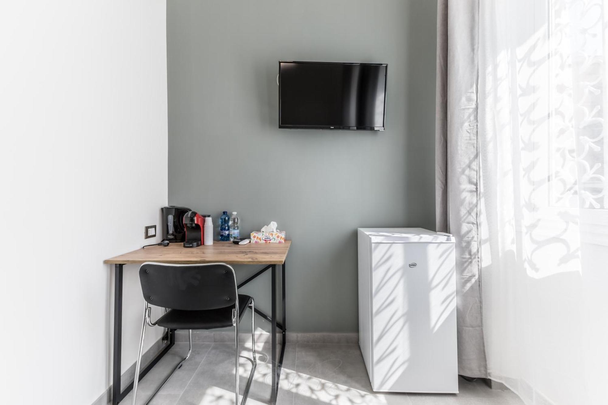 Standard Queen Room
