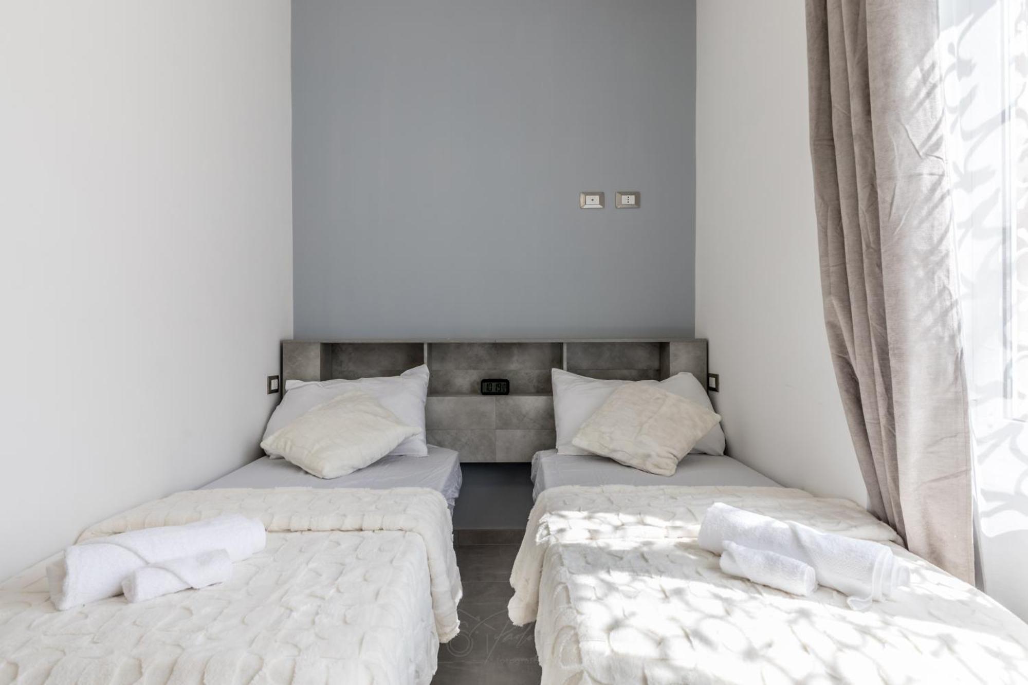 Triple Room Shower