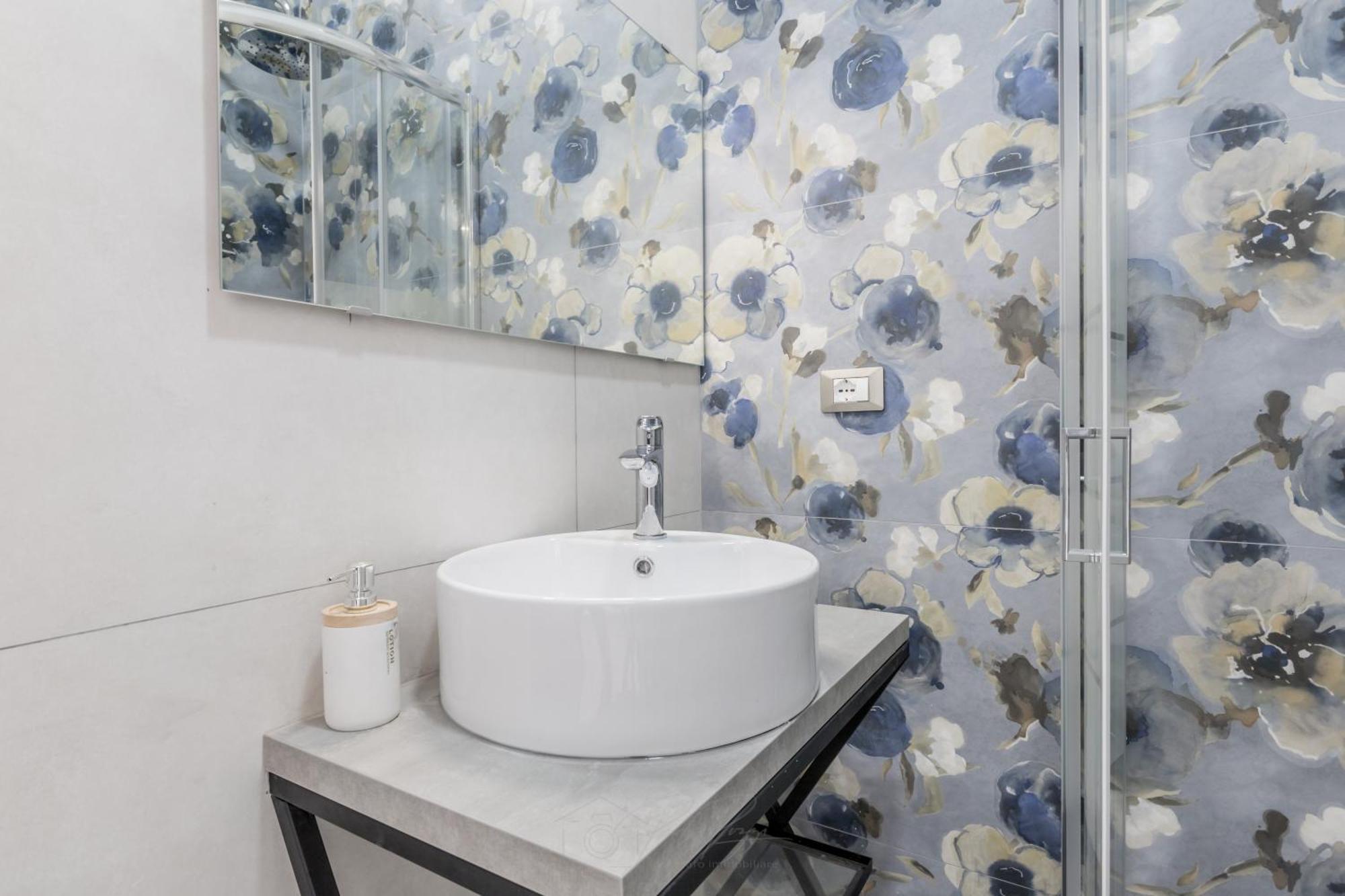 Triple Room Shower