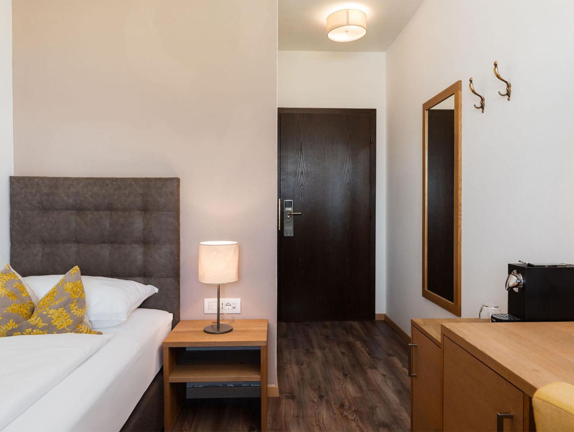 Single Room,1769491998:JPEG