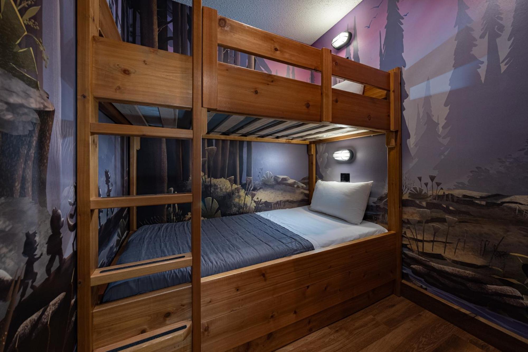 Deluxe Wolf Den Suite