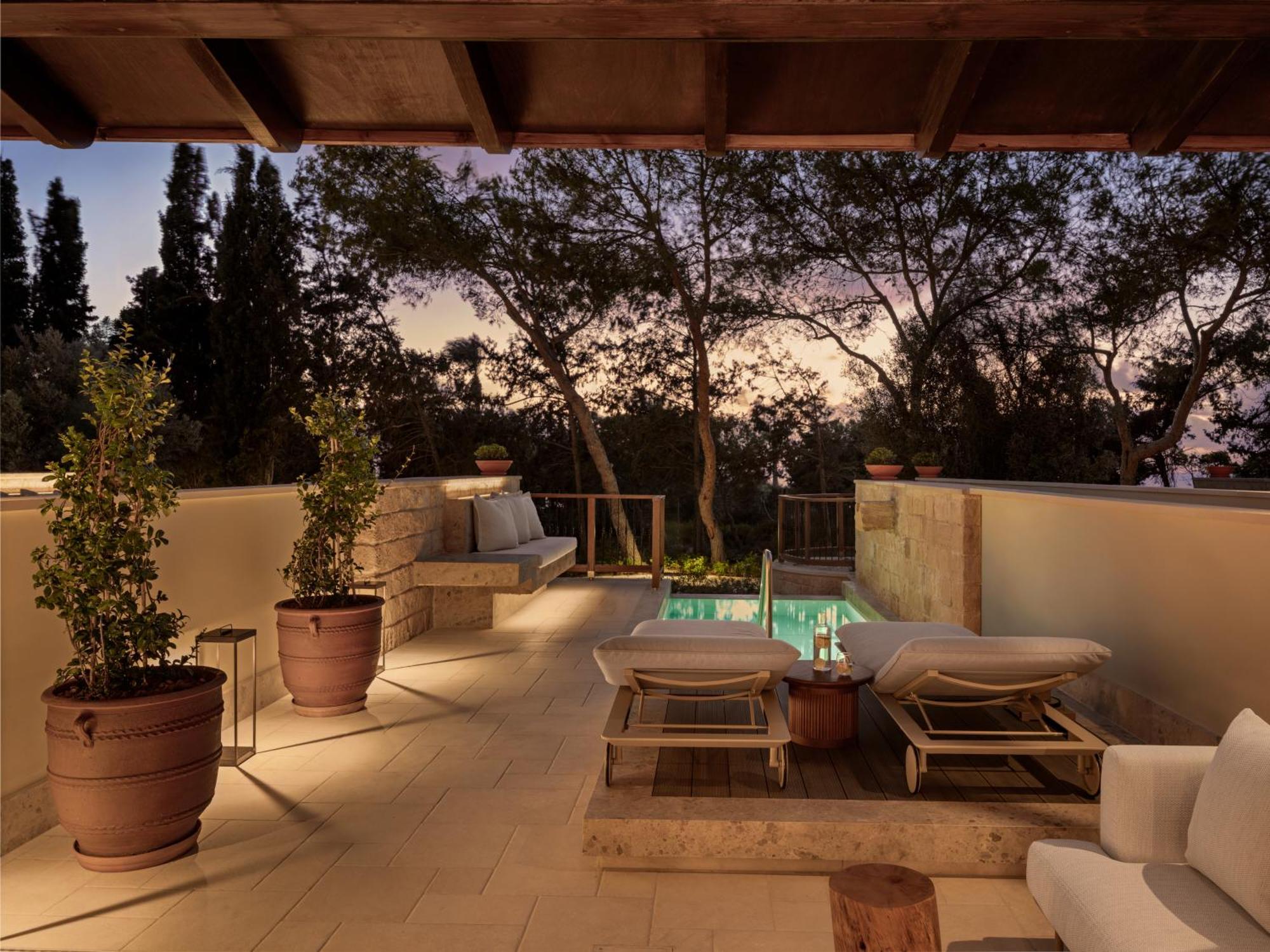 Garden Villa Suite up to 119 yo