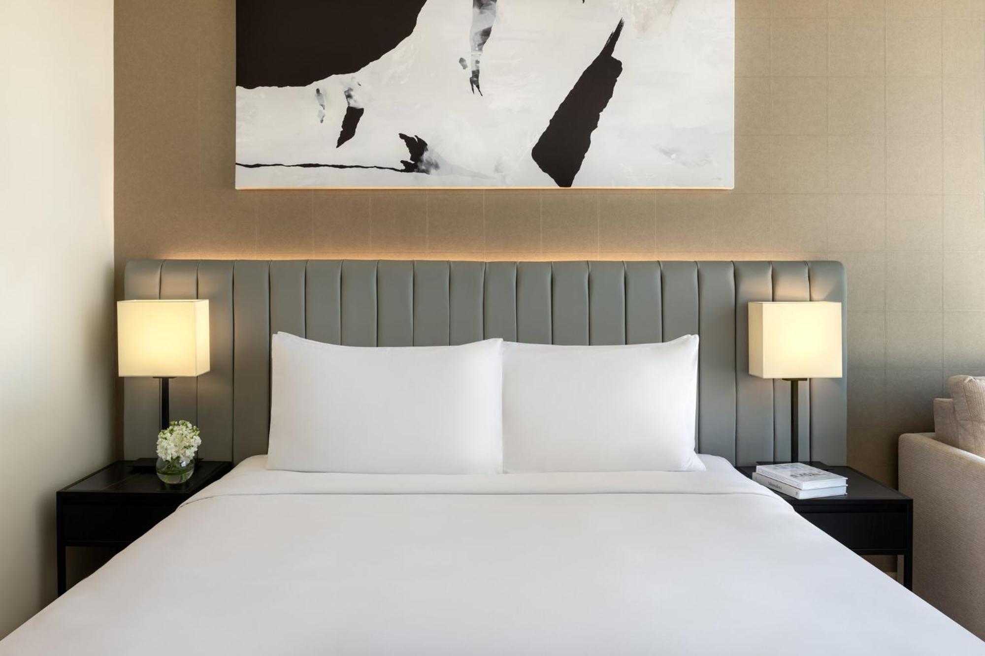 Deluxe King Room Accessible Pool View or Theme Park Access