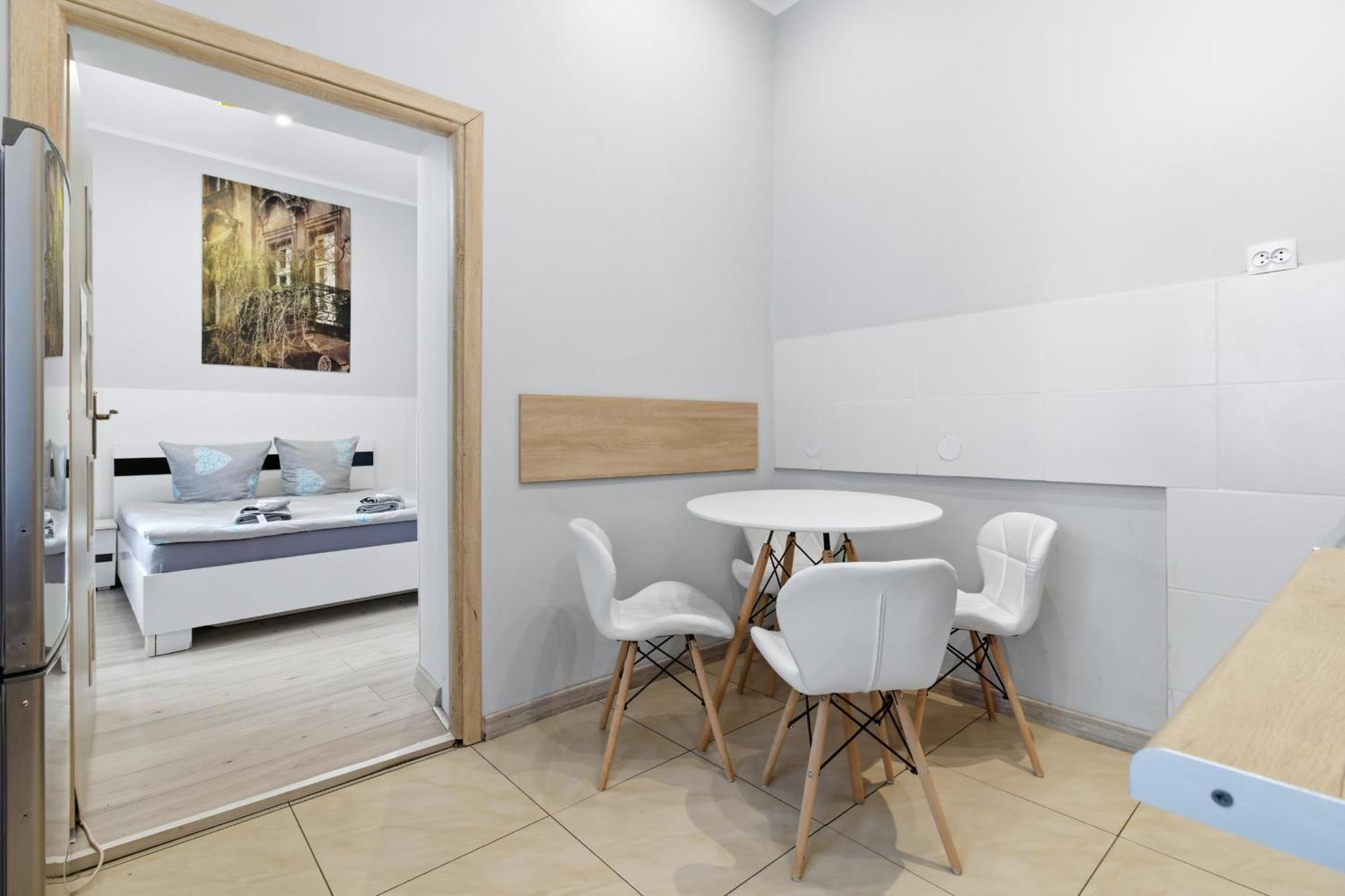 Family Room Private Bathroom