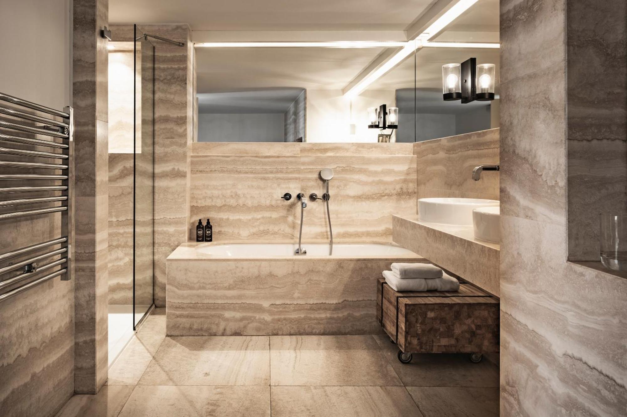 Grand Harbour View Suite