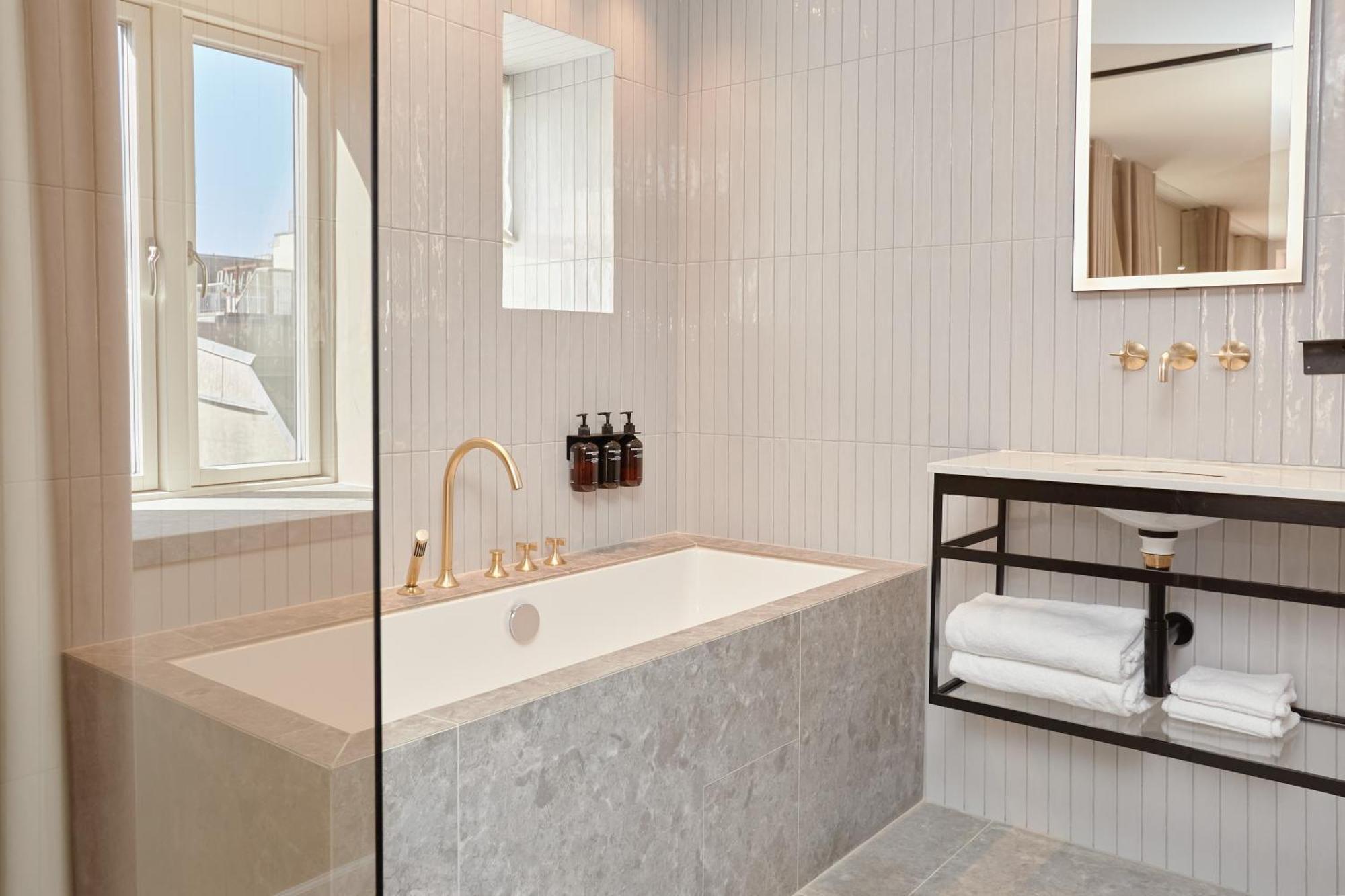 Signature Suite
