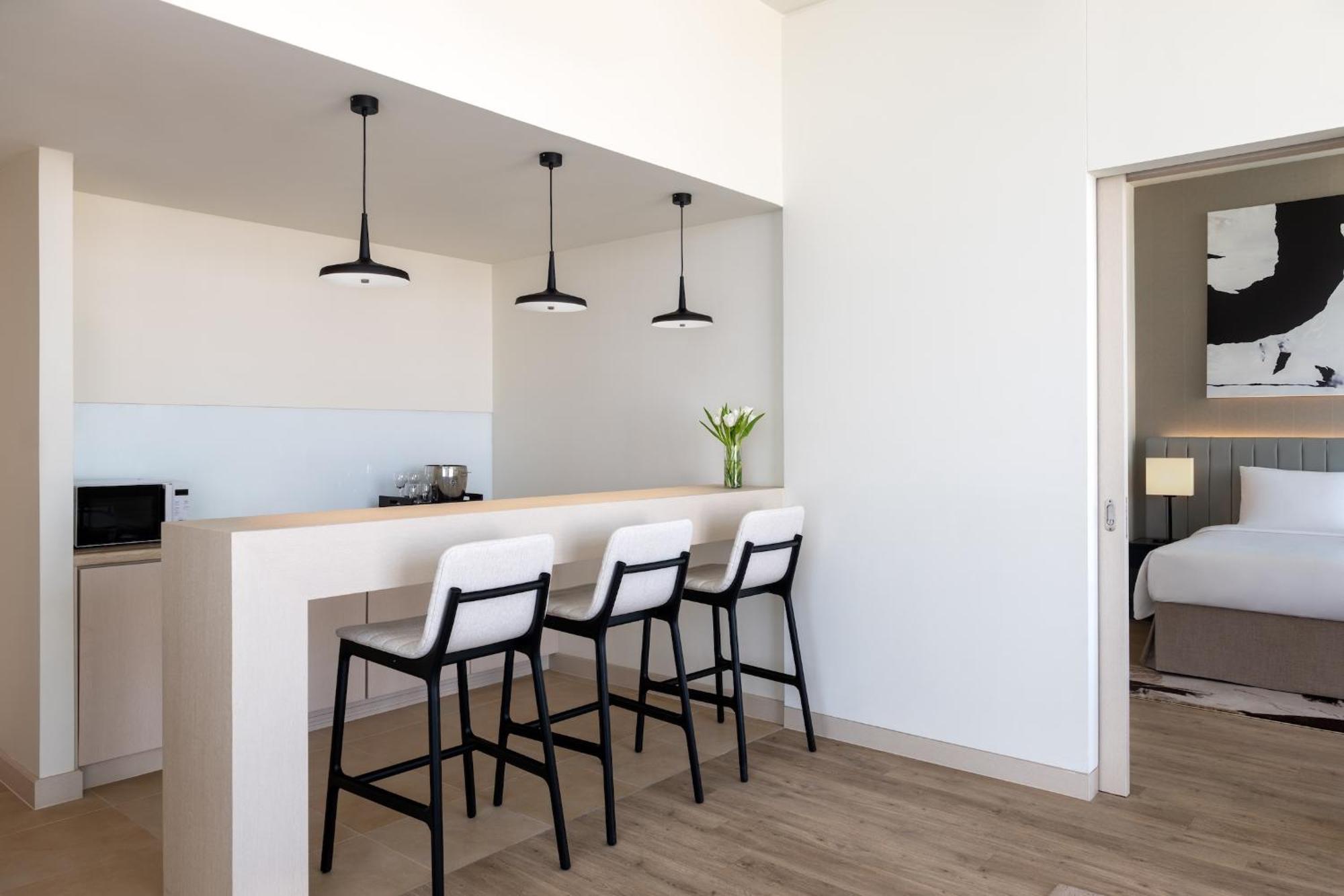 Two-Bedroom Suite Plaza View Balcony Theme Park Access