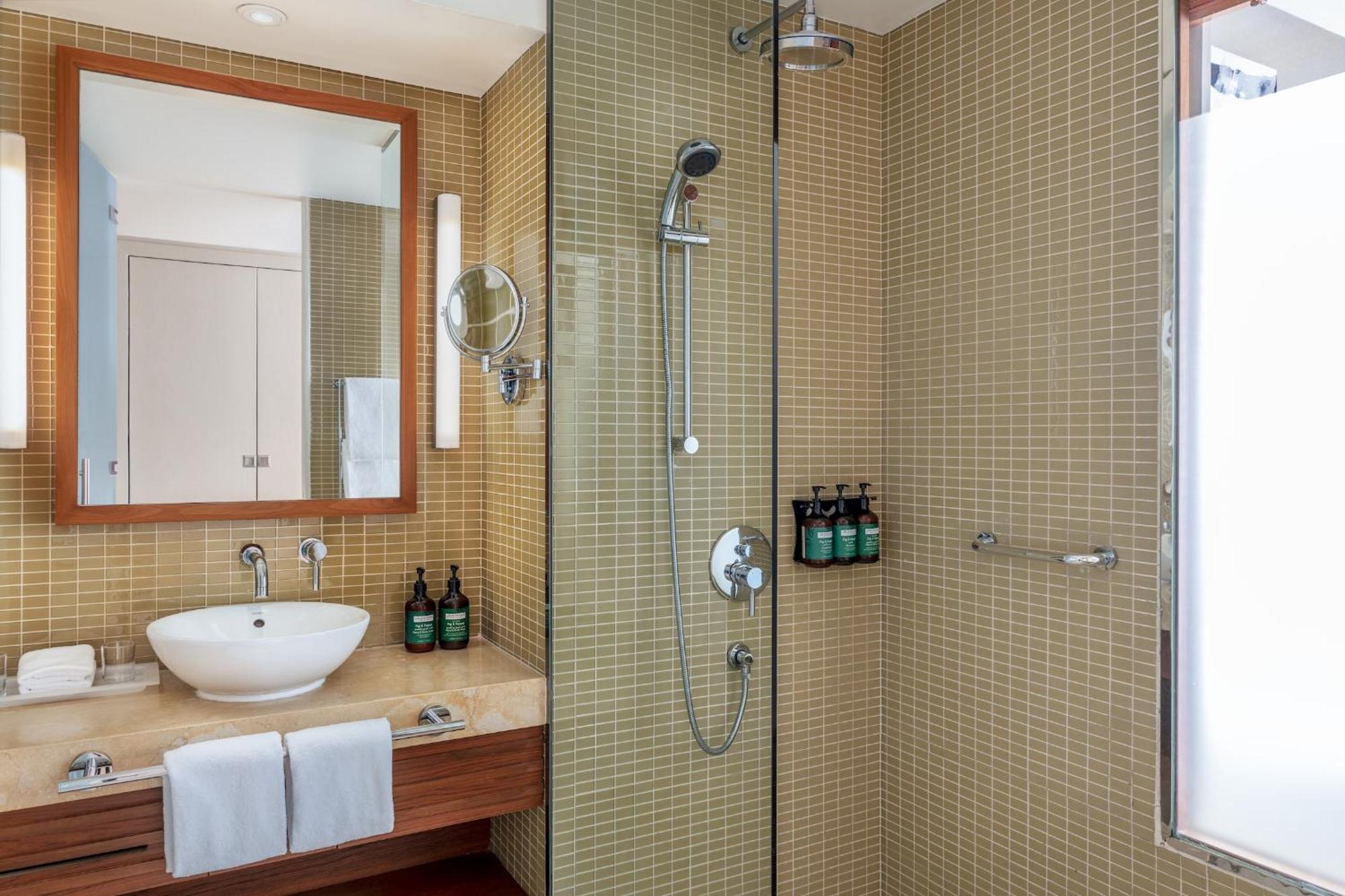 Two-Bedroom Suite Pool View Balcony Theme Park Access