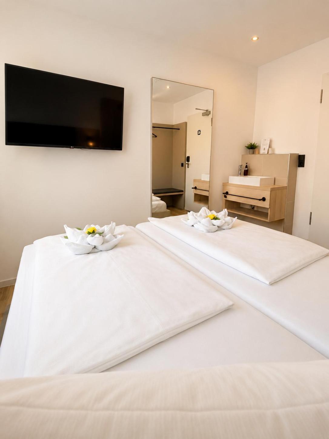 Camera Matrimoniale Budget con Bagno in Comune