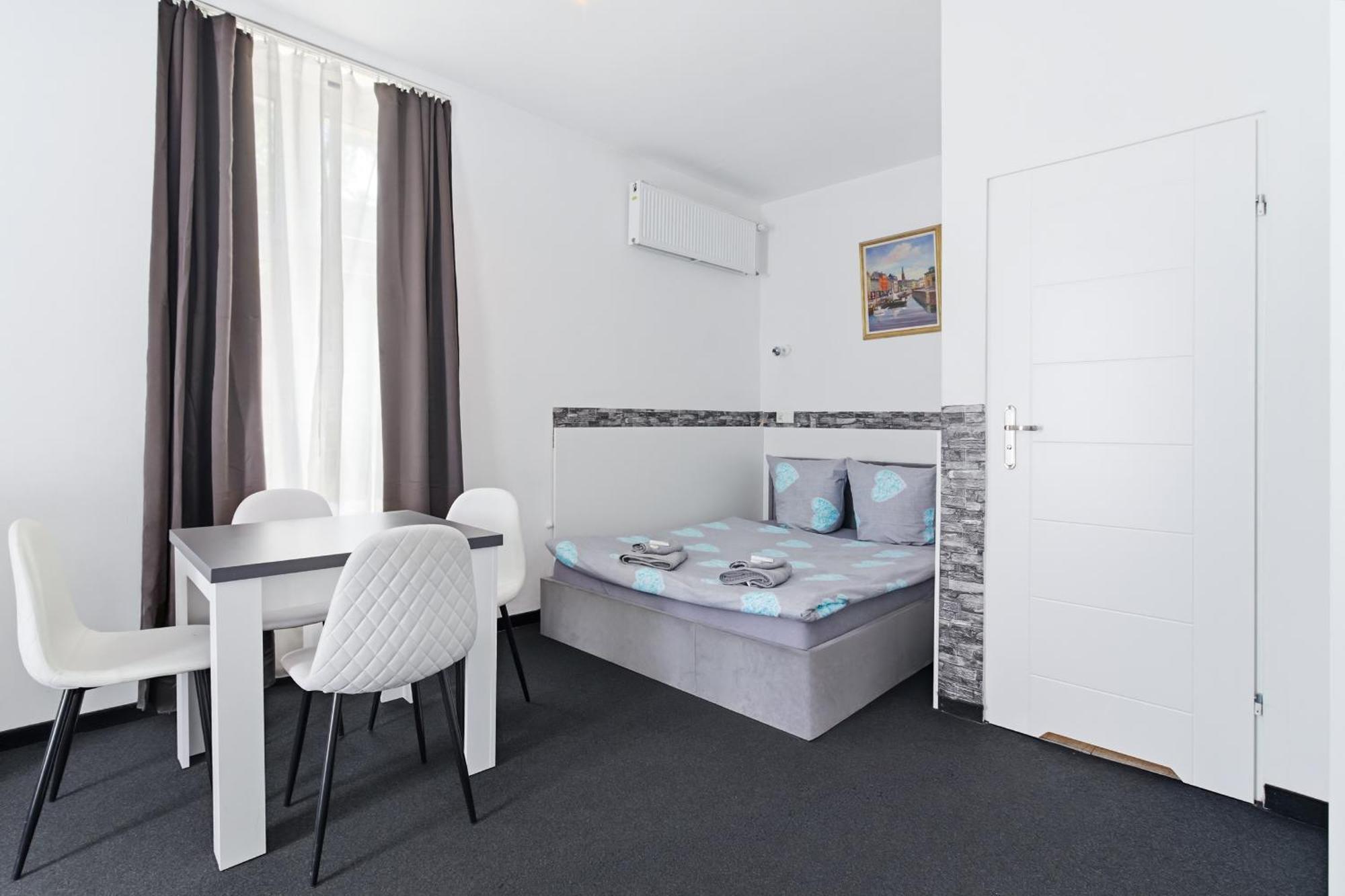 Comfort Triple Room Shower