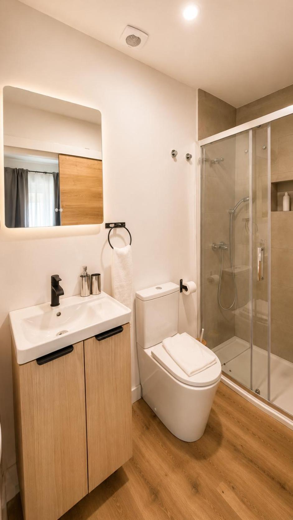 Double or Twin Room Private Bathroom