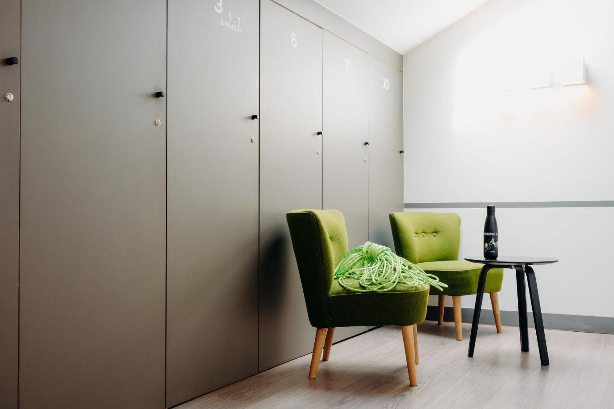 10-Bed Mixed Dormitory Room