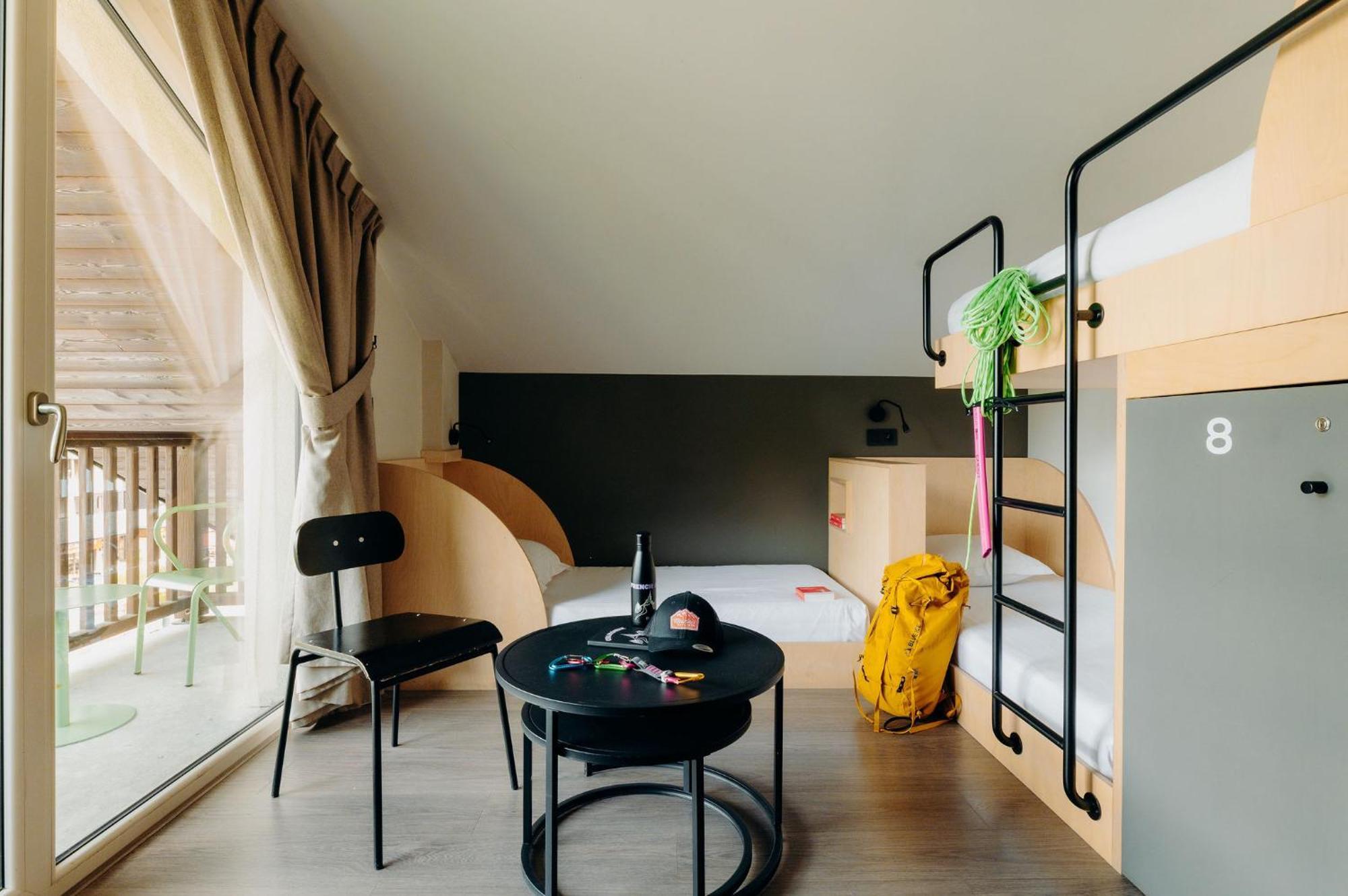 10-Bed Mixed Dormitory Room