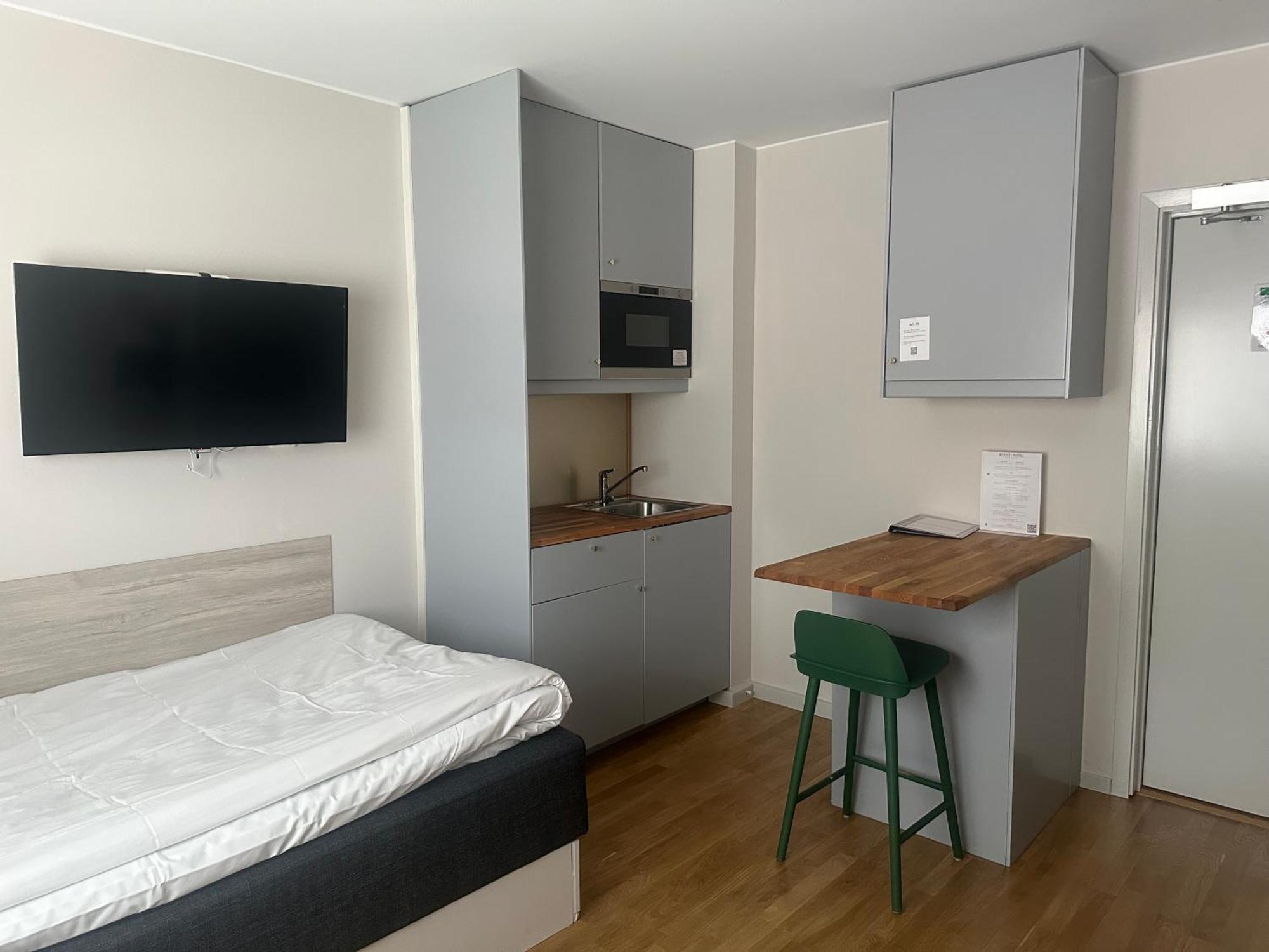 Single Room Private Bathroom