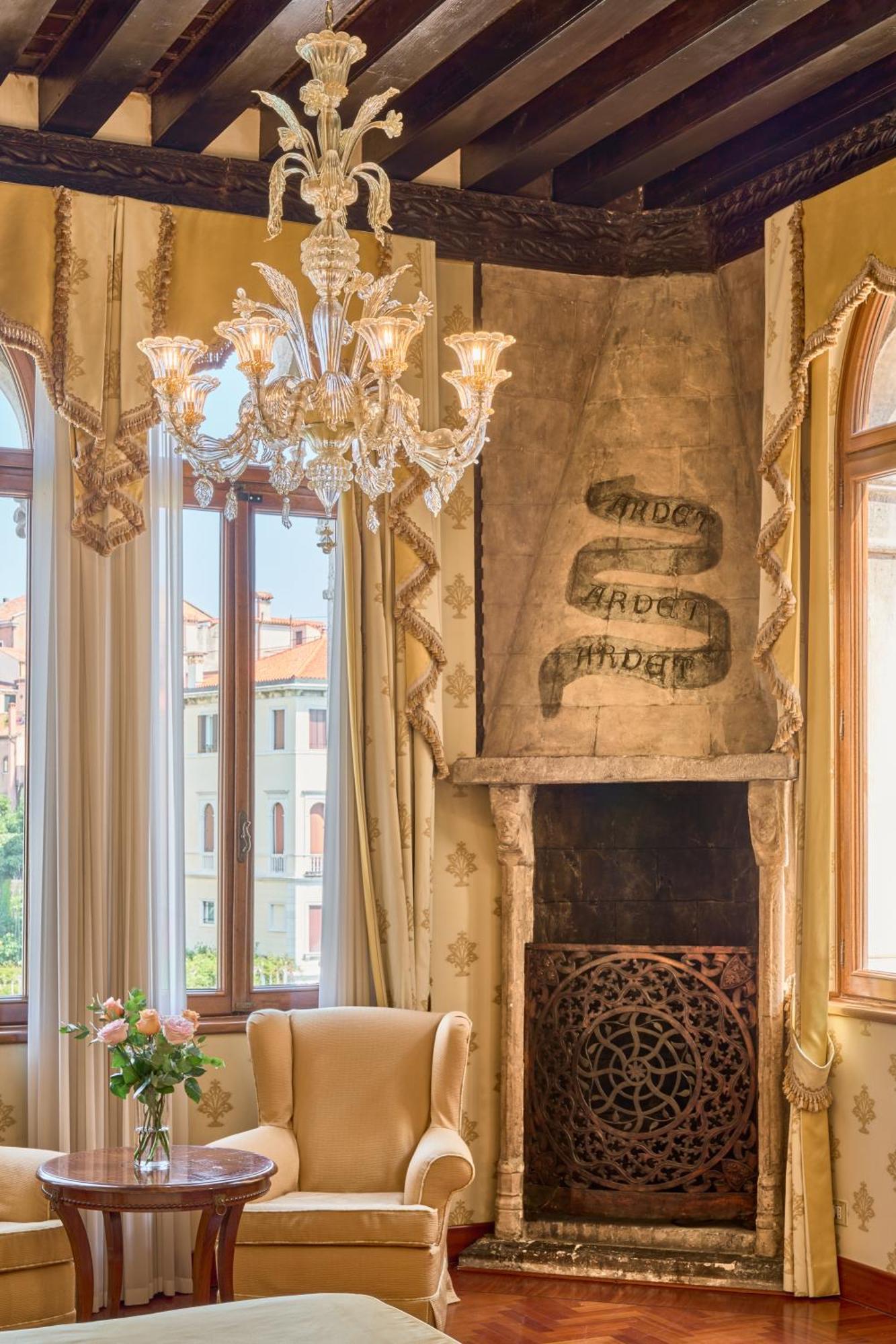 Junior Suite (4 Adults) with Grand Canal View and Full Breakfast