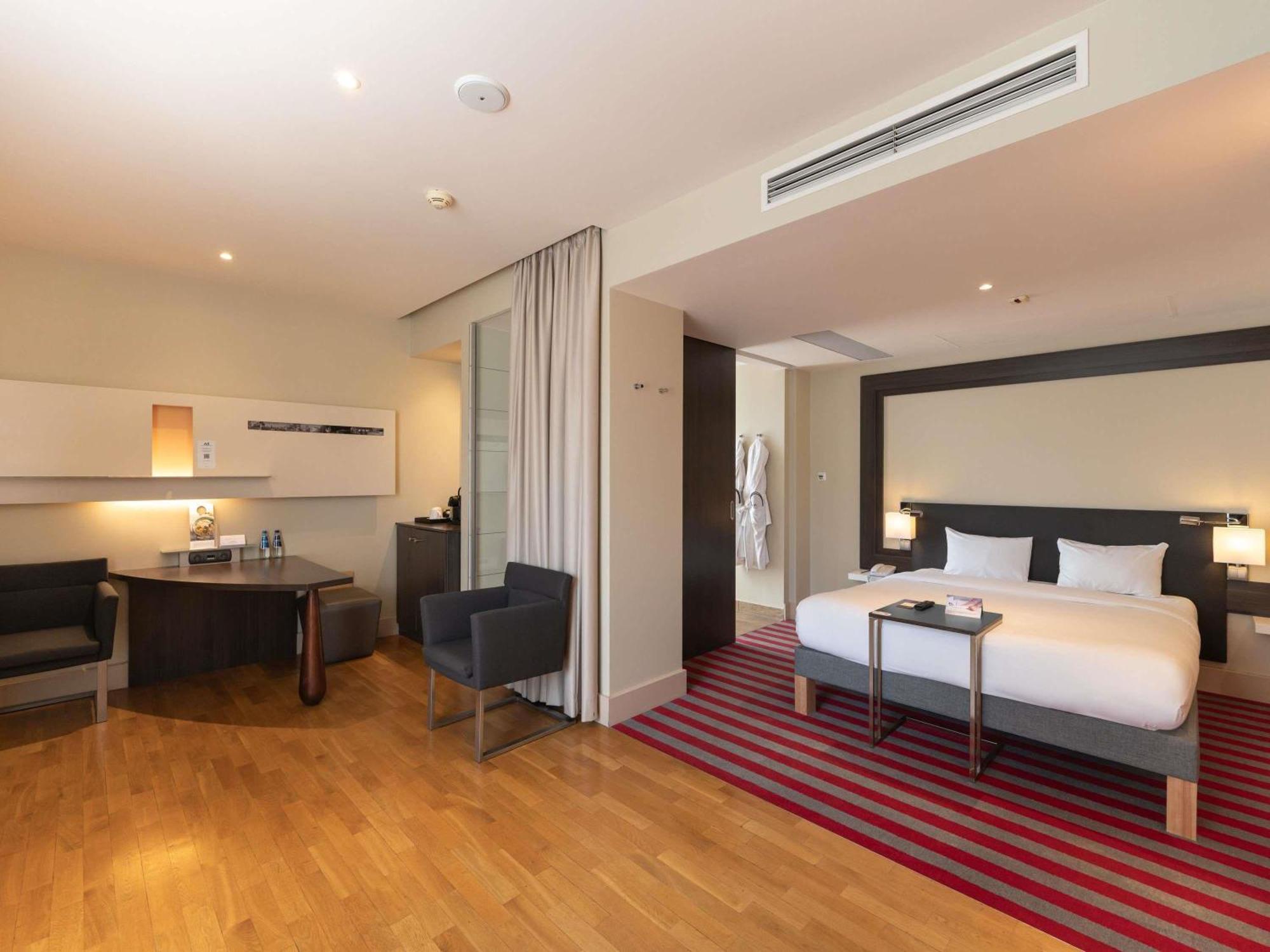 Privilege Queen Room