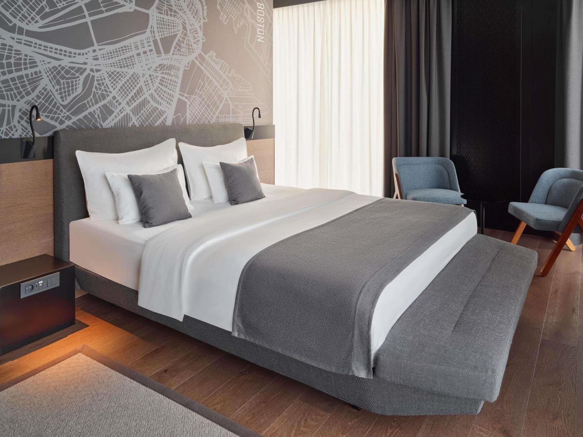 Deluxe Room King Bed