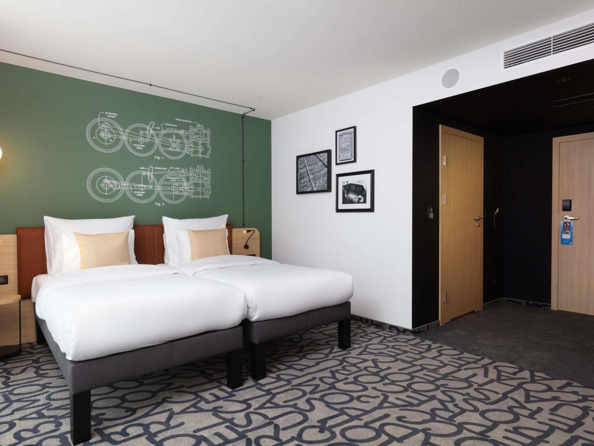 Standard Twin Room