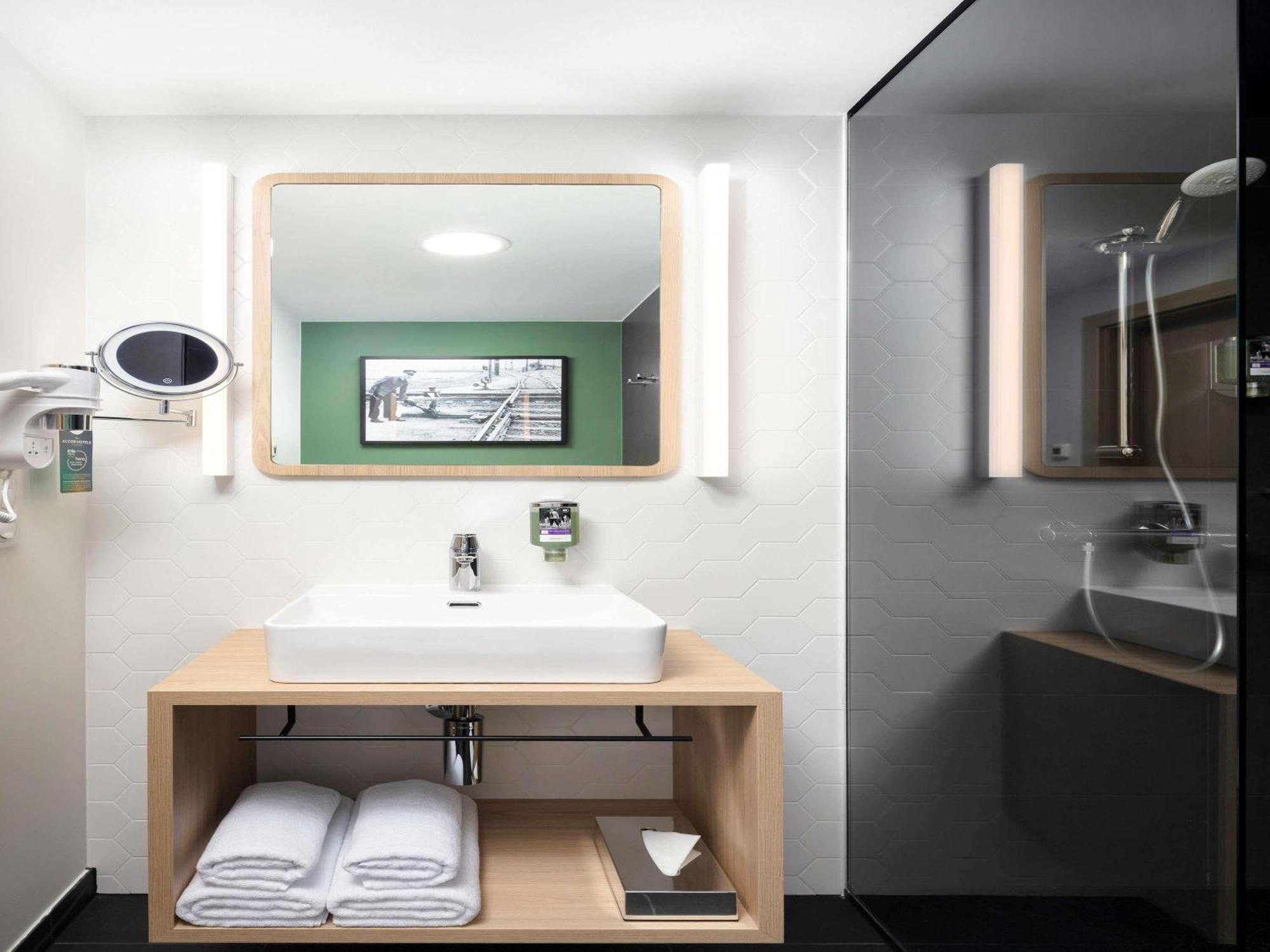 One-Bedroom Large Apartment