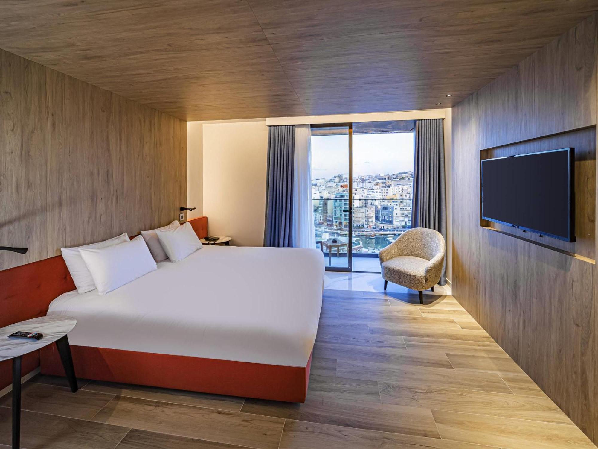 Superior Queen Room Balcony Sea View
