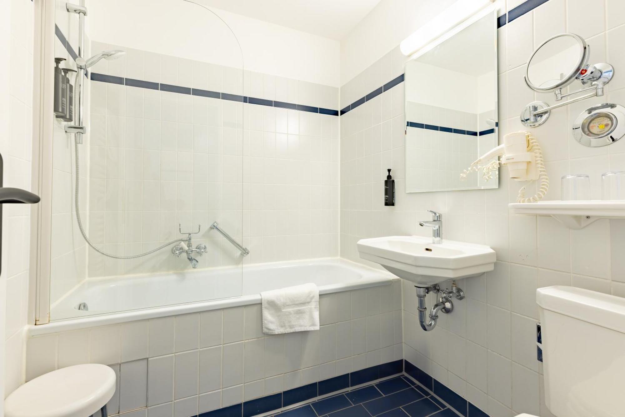 Suite Queen con 1 Camera da Letto e Divano-Letto