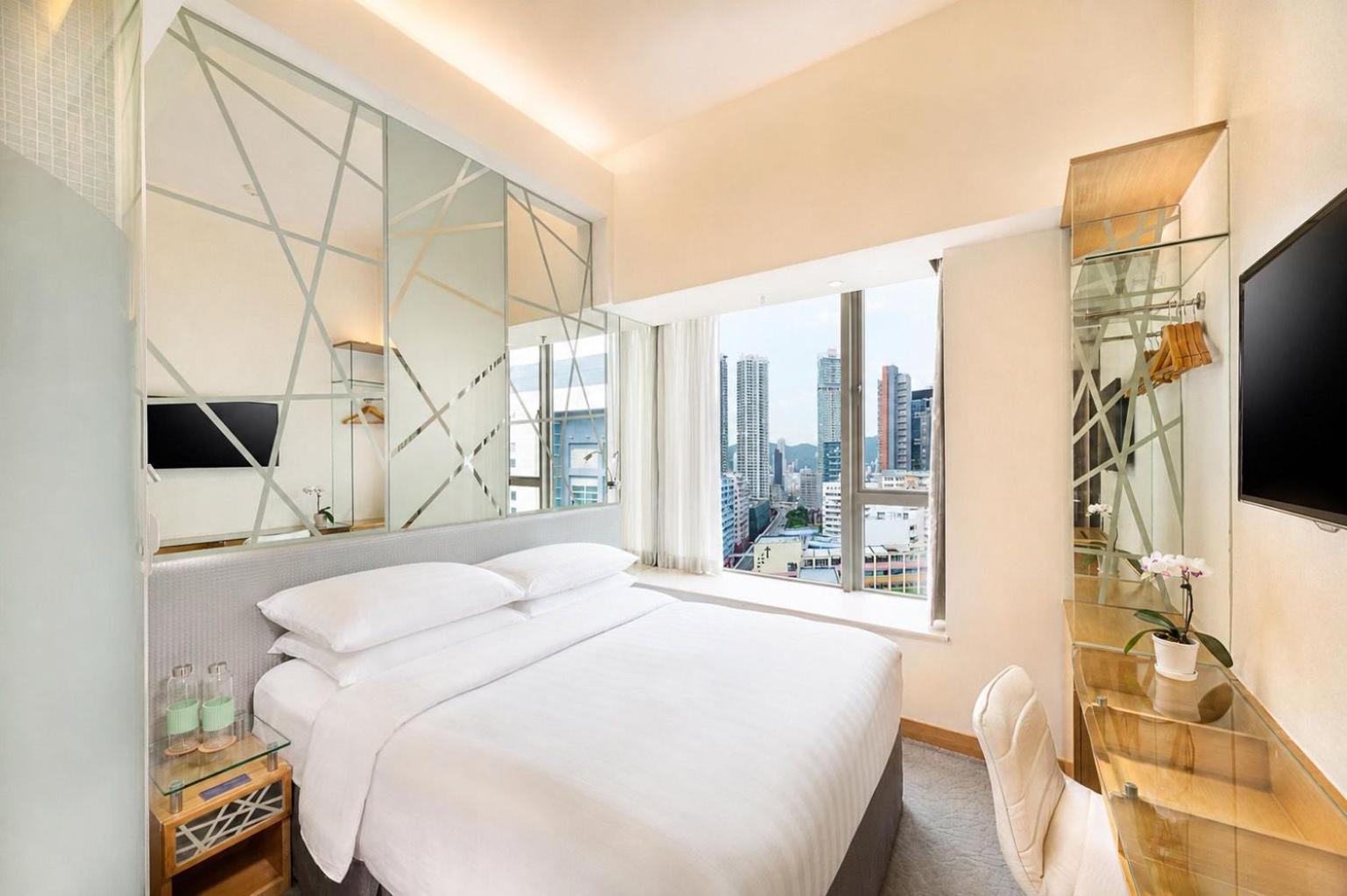 Long Comfort Room Weekly Housekeeping Service