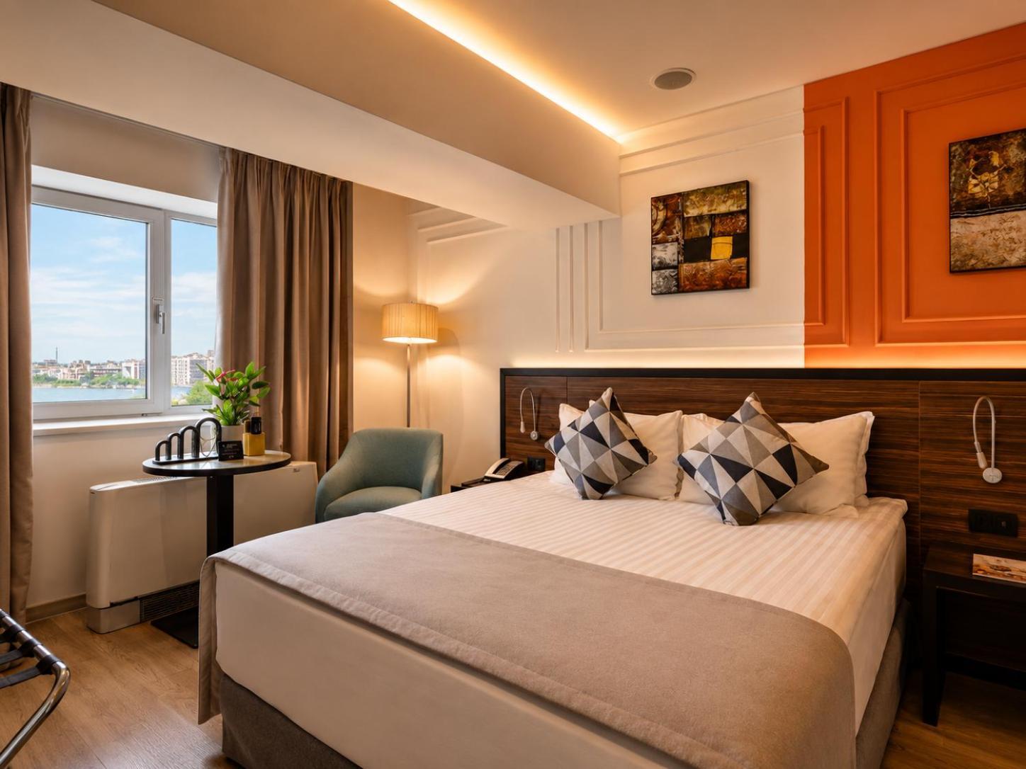 Executive Queen Room