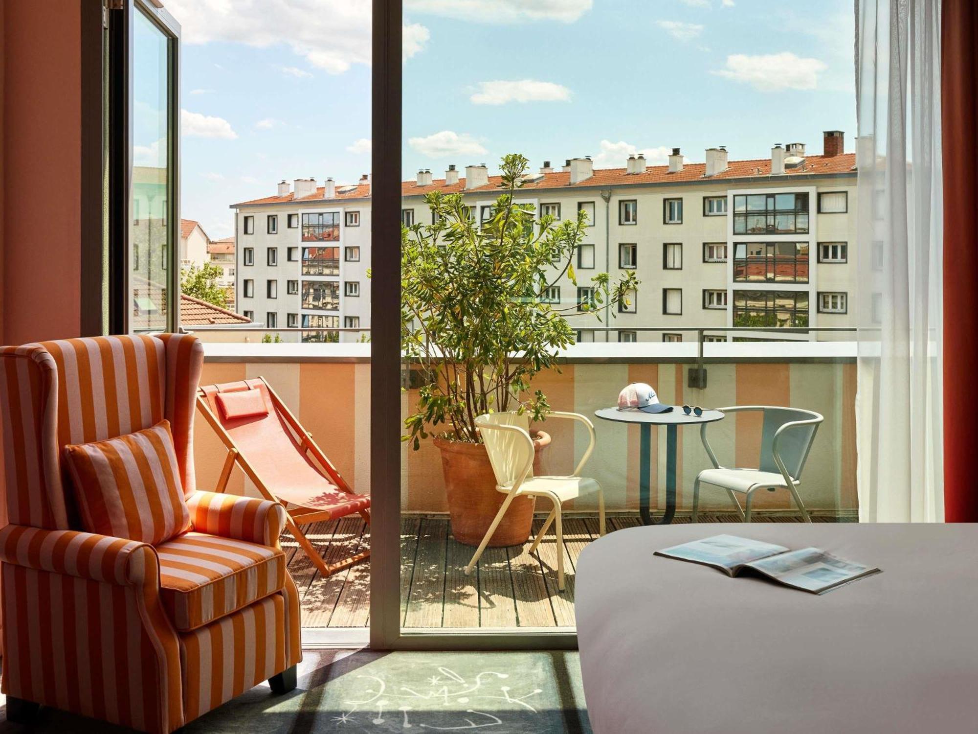 Large Mama Terrace Room
