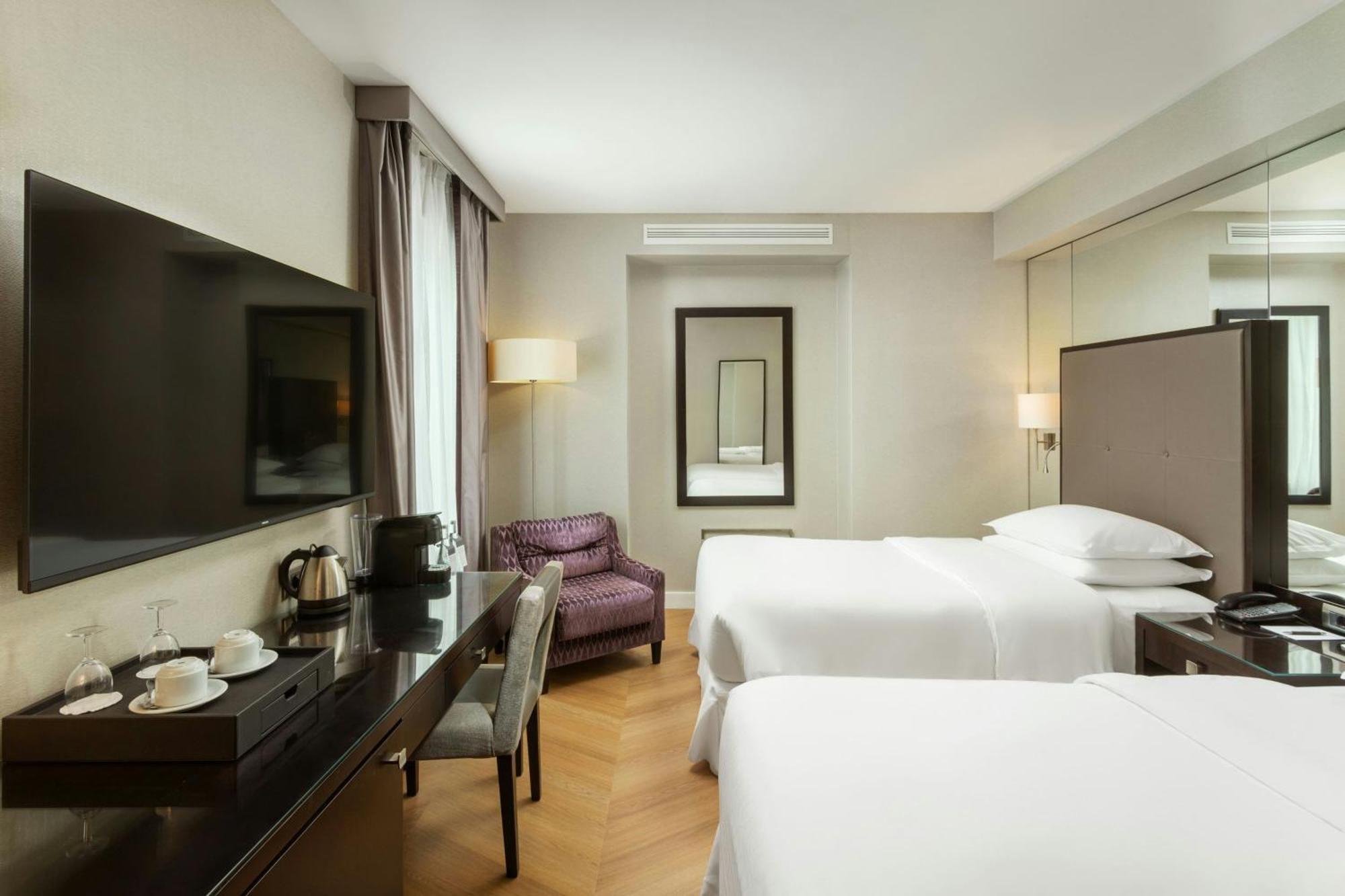 Executive Twin Executive level Guest room Skyline view