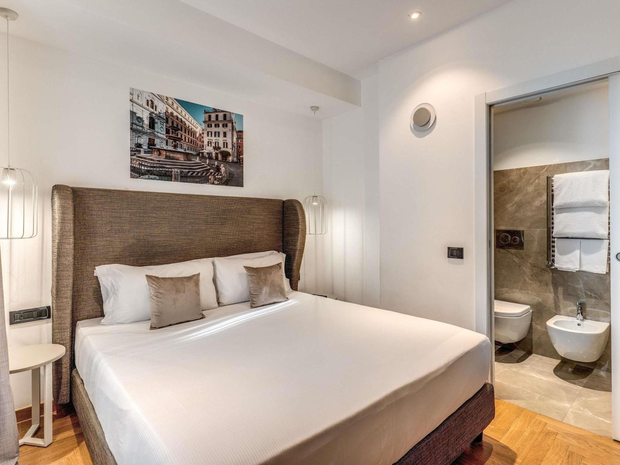 Standard Room One Double Bed or Two Single Bed Internal view