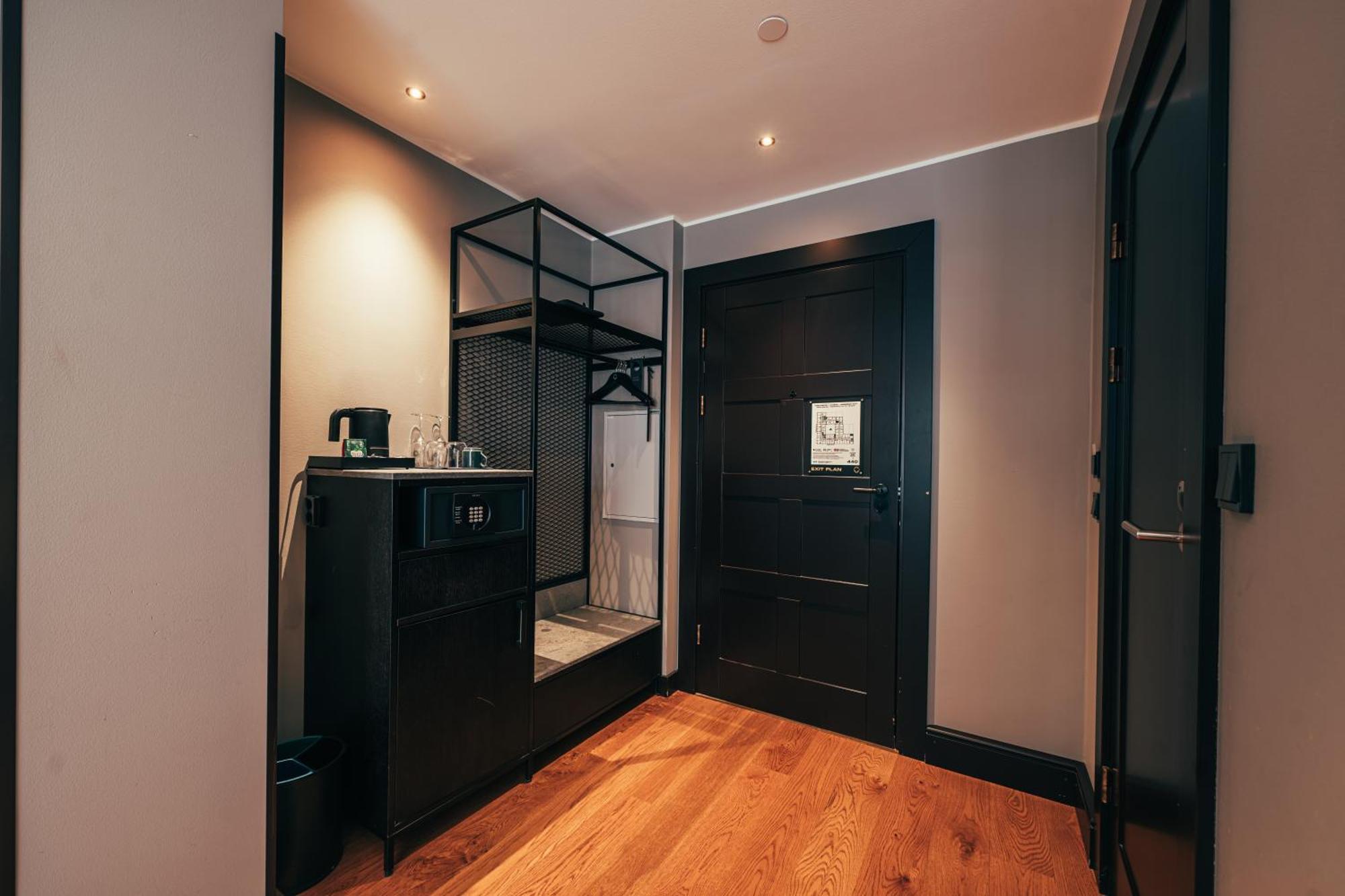 Superior 1 King bed