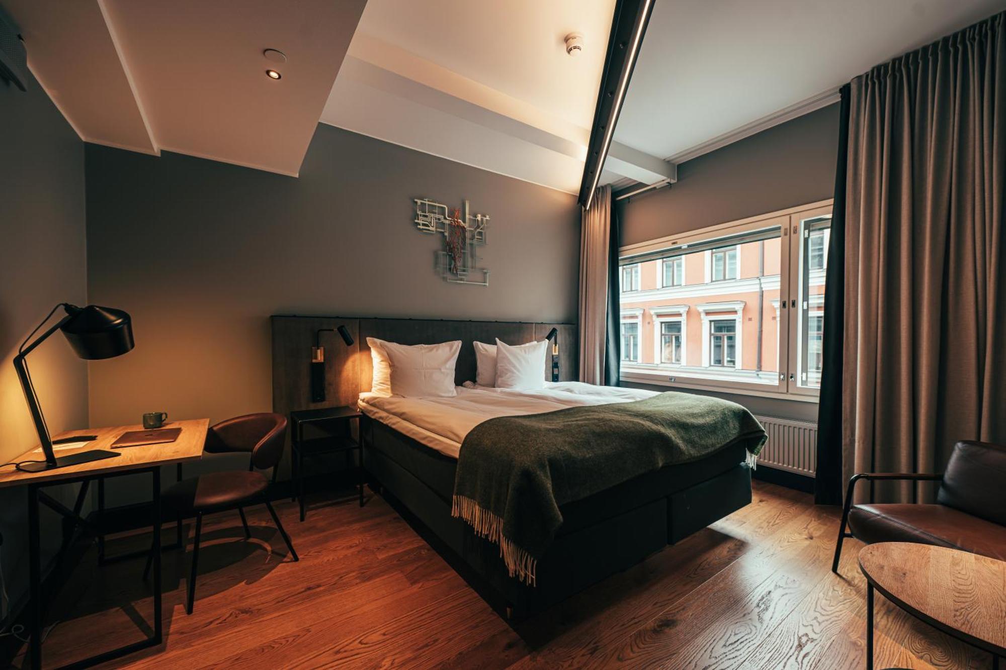Superior 1 King bed