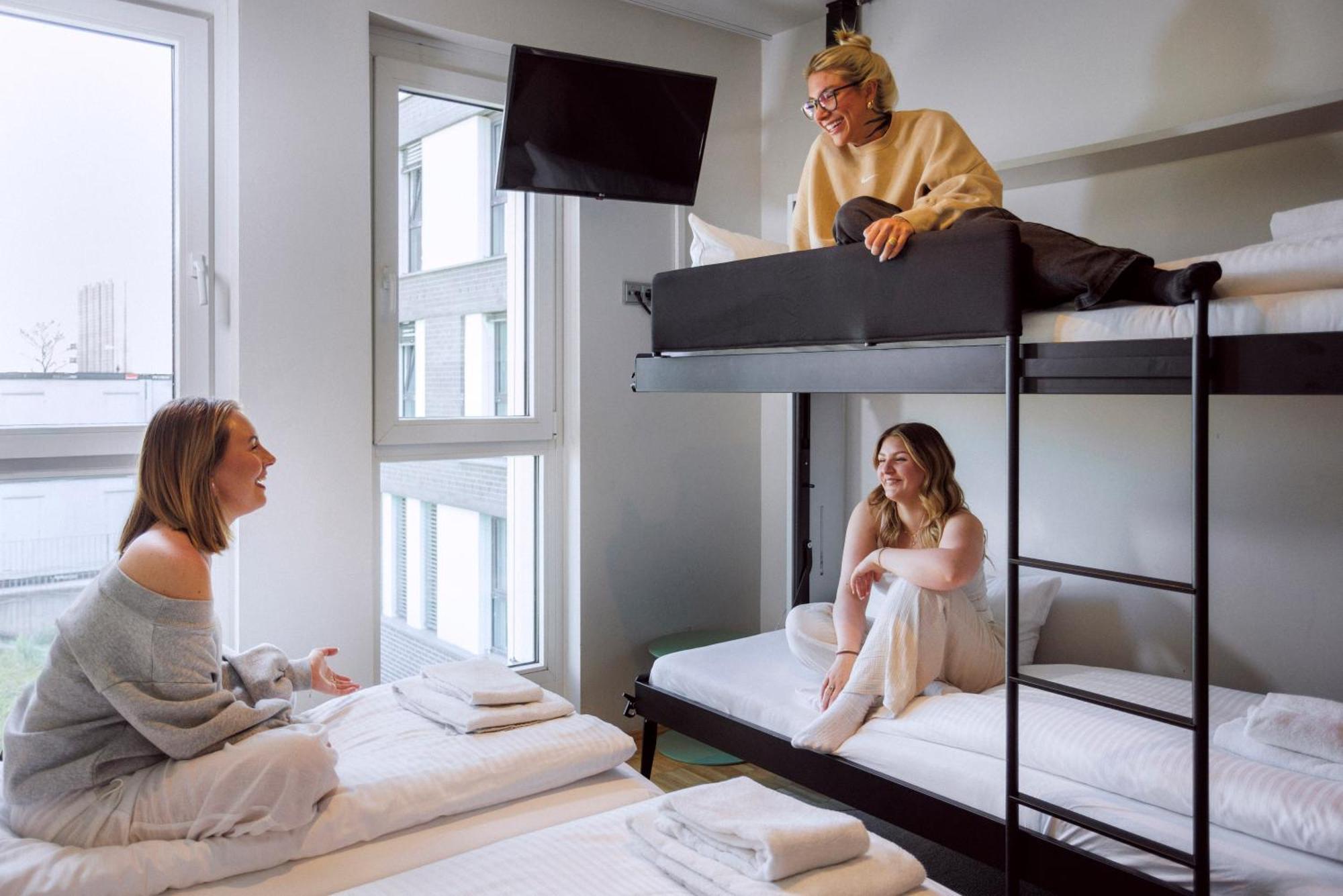 Posto Letto in Dormitorio Misto con 4 Letti