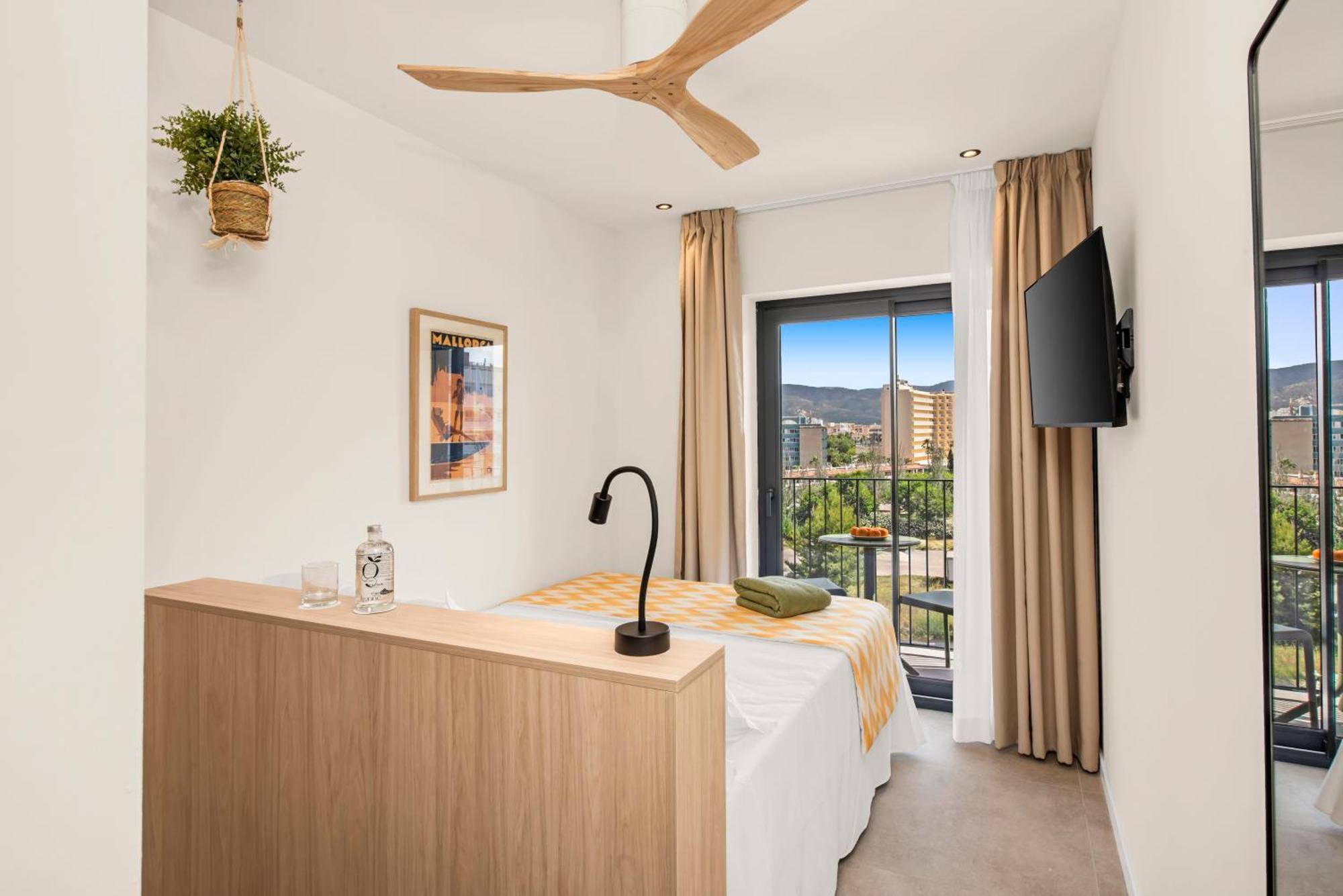 Superior Single Room Unlimited Brunch