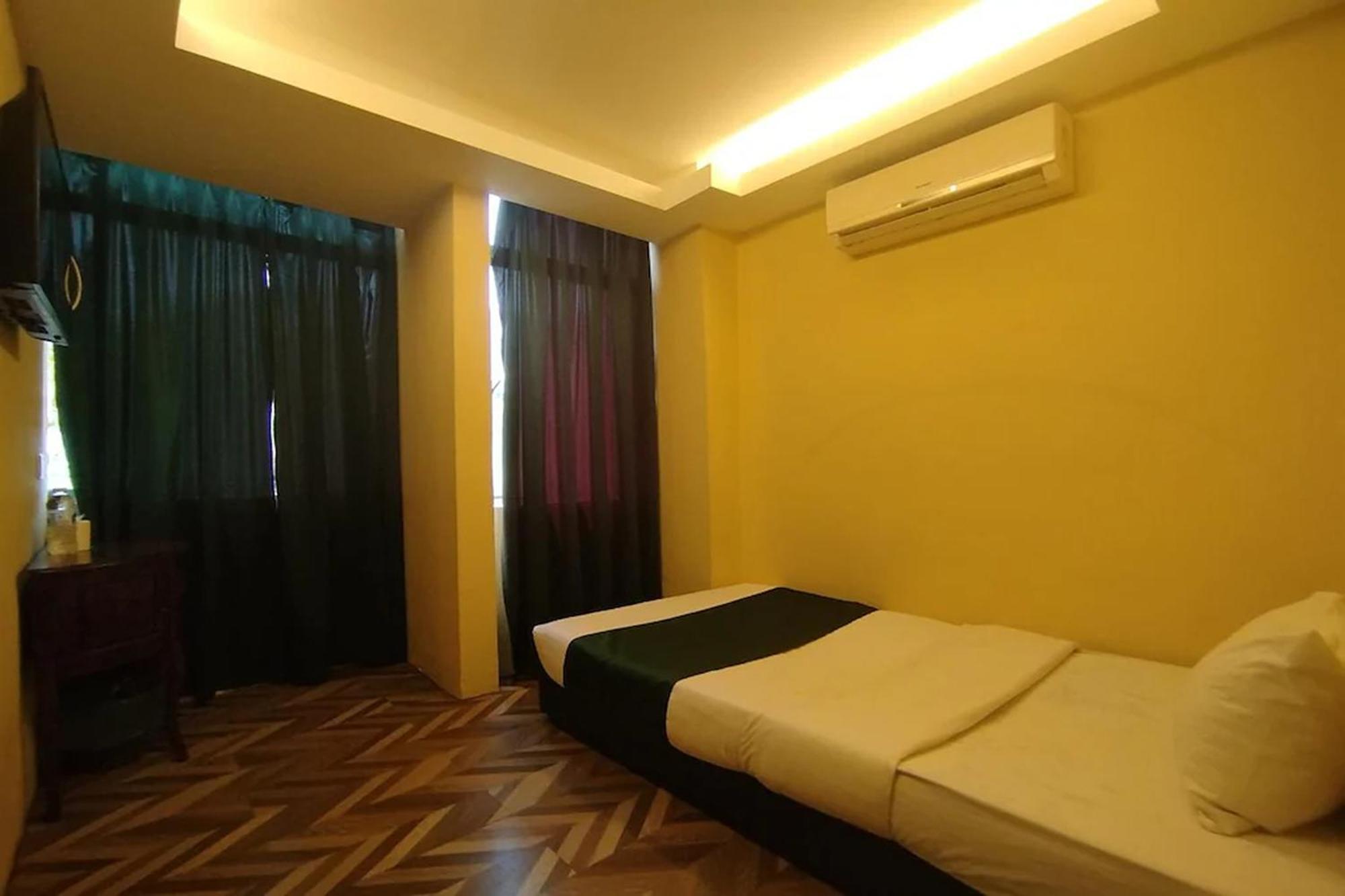 Deluxe Single Room