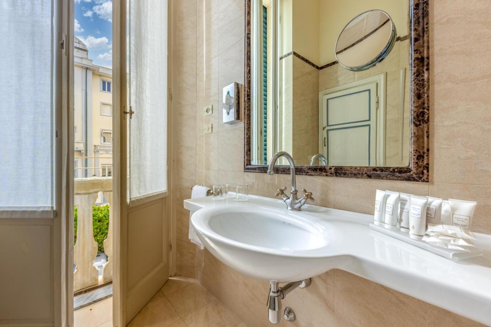 Double or Twin Room Partial Sea View