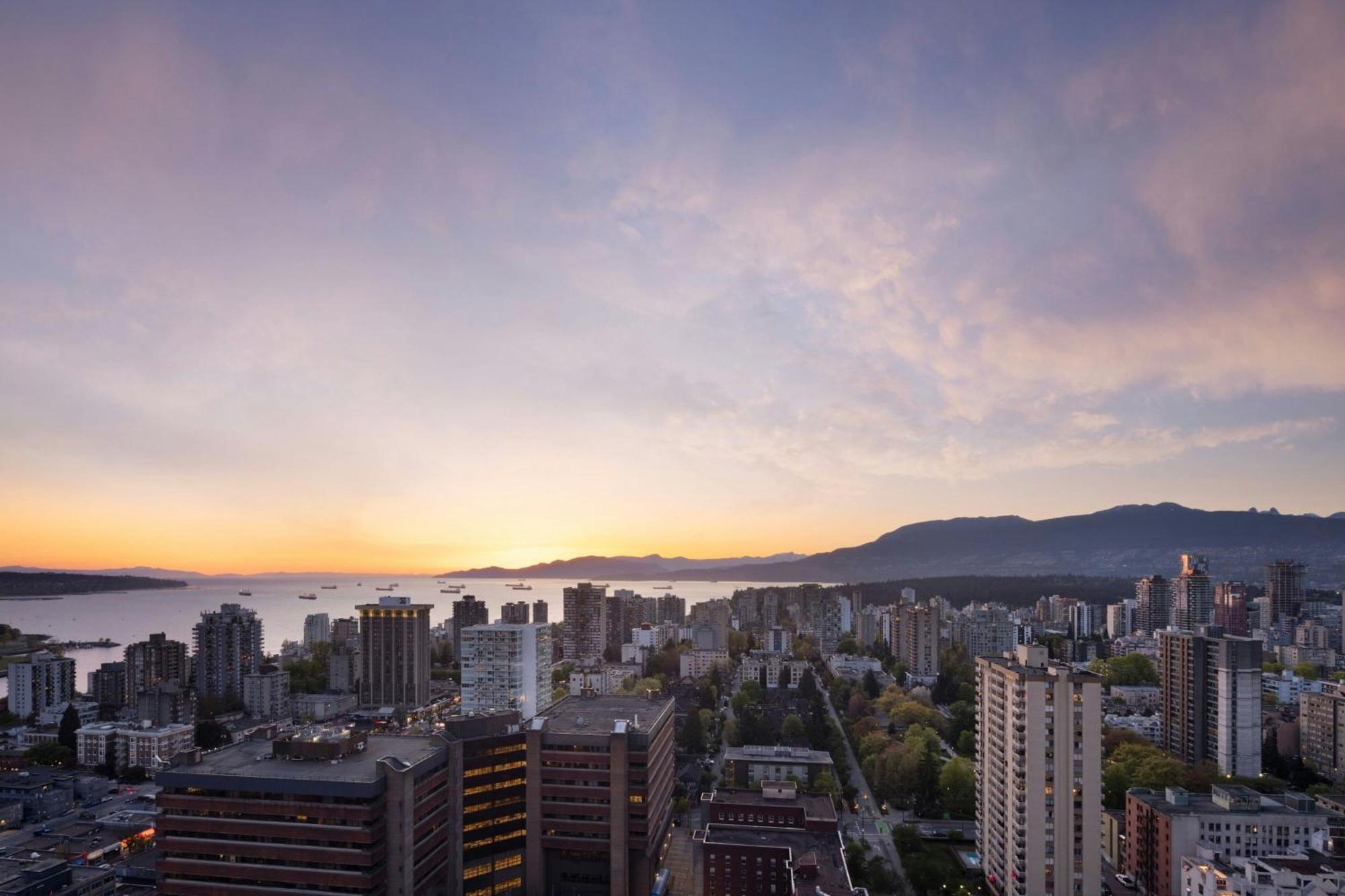 Two-Bedroom Suite High Floor or Club Lounge Access