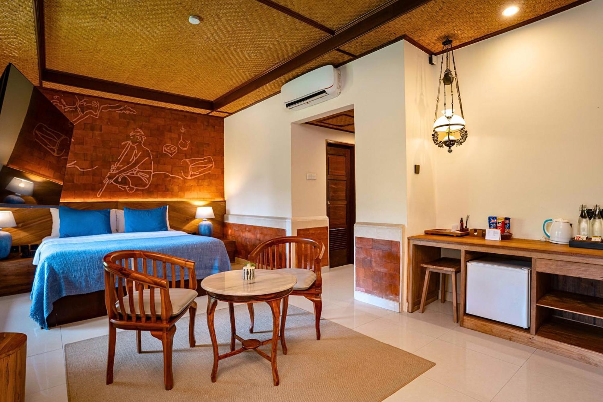 Deluxe Room Balinese Morning Life