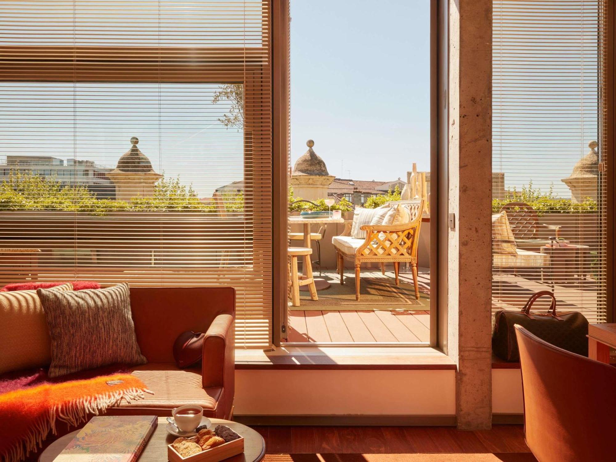 One-Bedroom King Suite Terrace City View