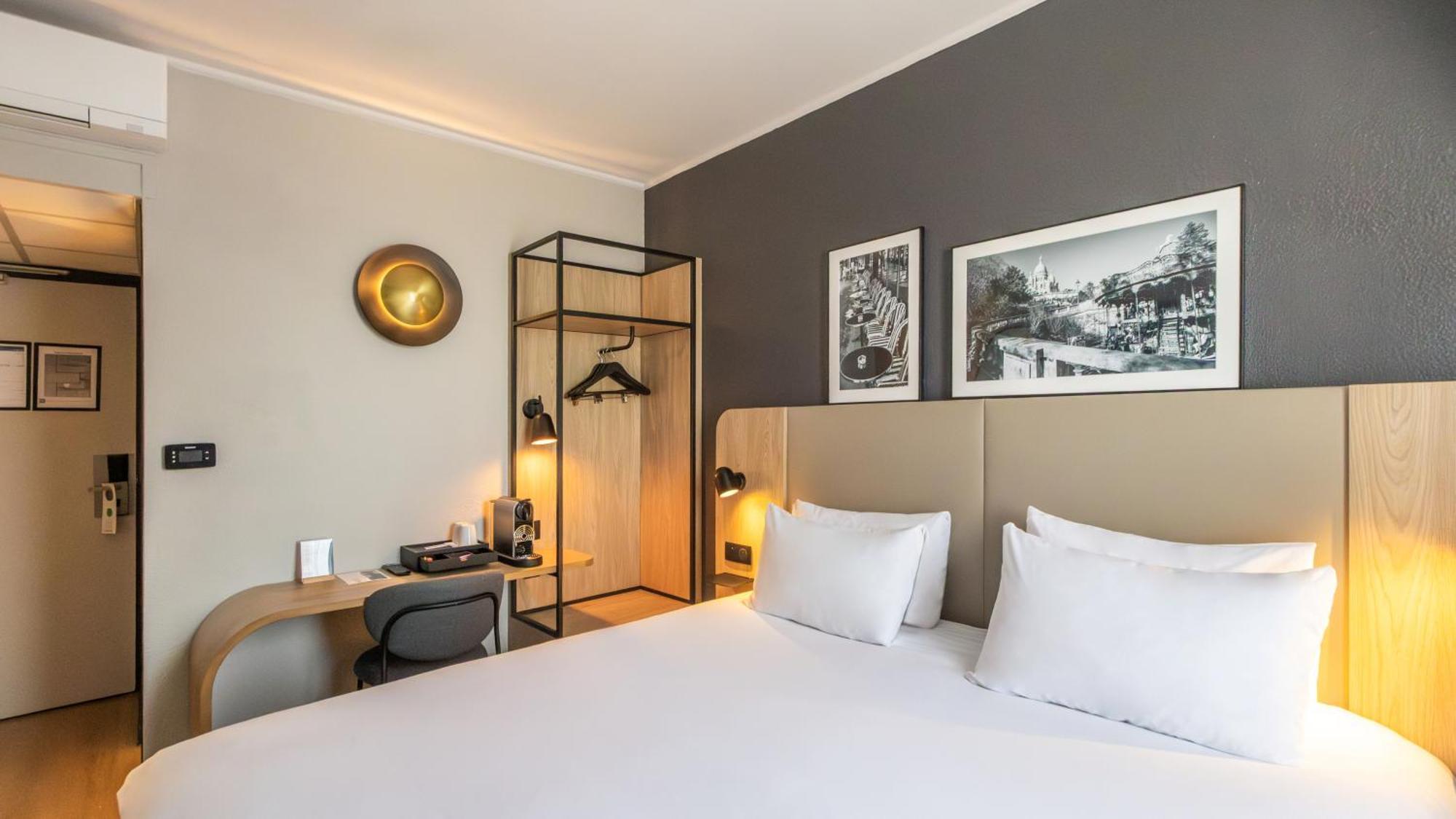 Superior Room 1 King Bed