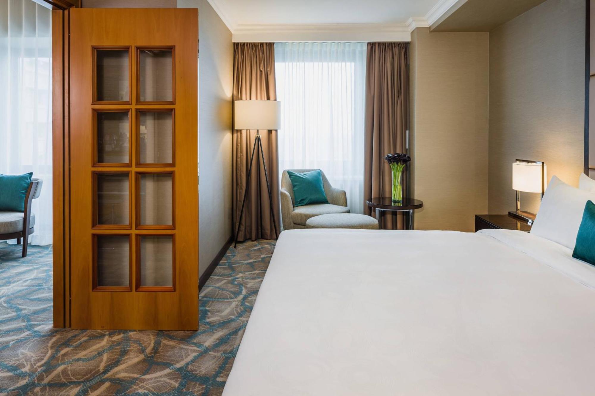 Executive Suite Access Executive Lounge