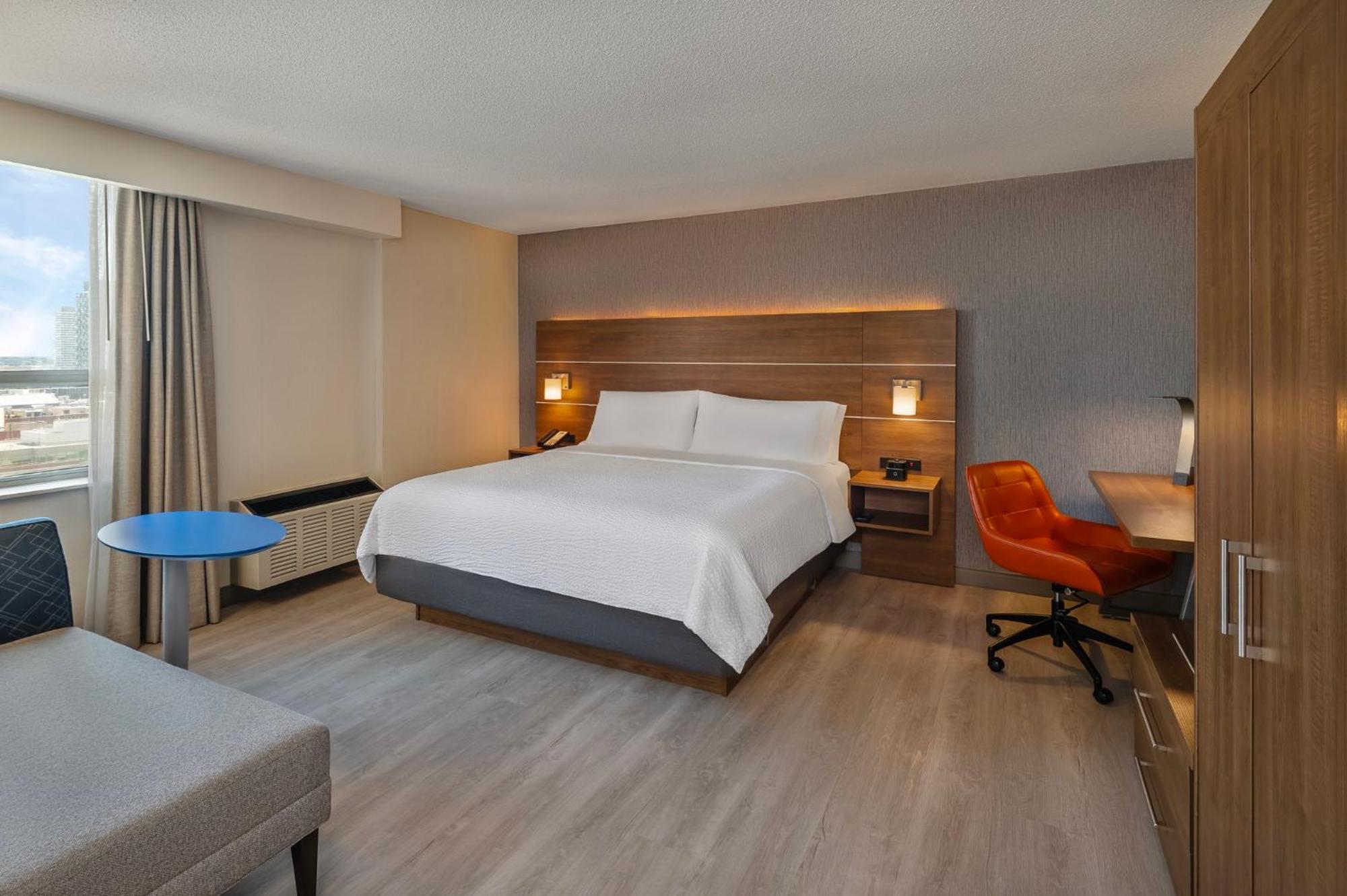 Standard King Room Extra Space
